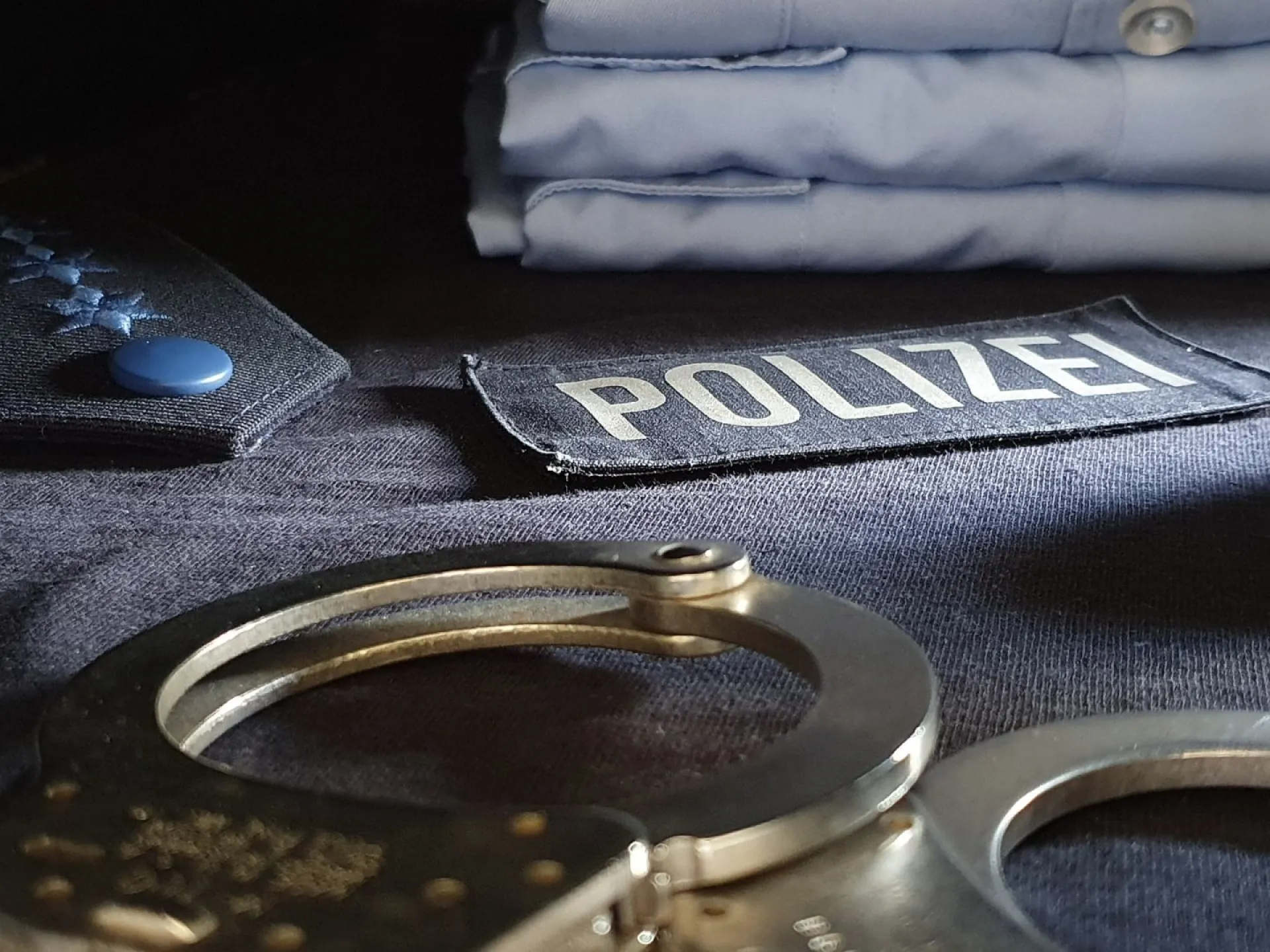 29-летнюю сотрудницу новосибирской полиции задержали с пакетом наркотиков
