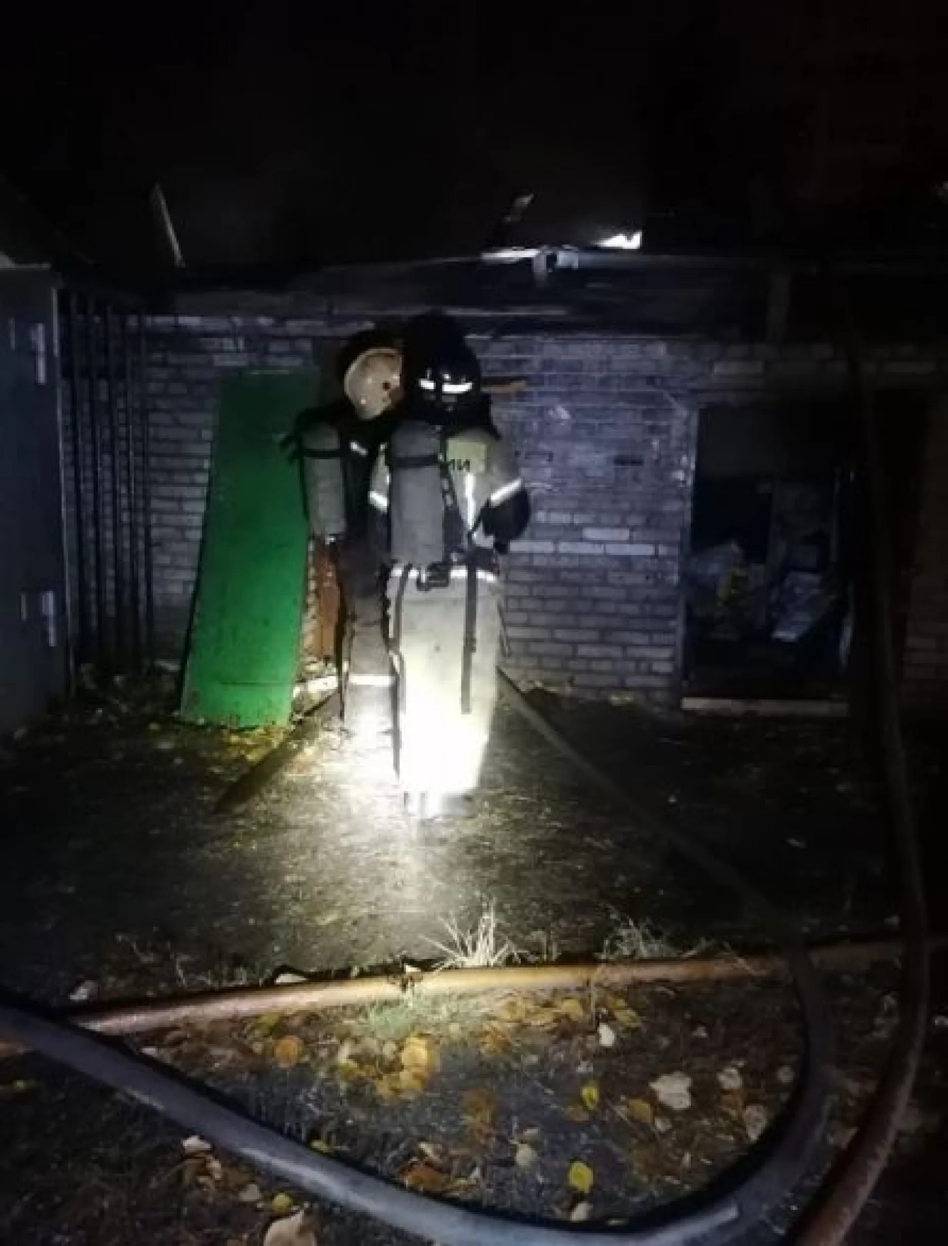 Гаражи загорелись ночью в Барнауле