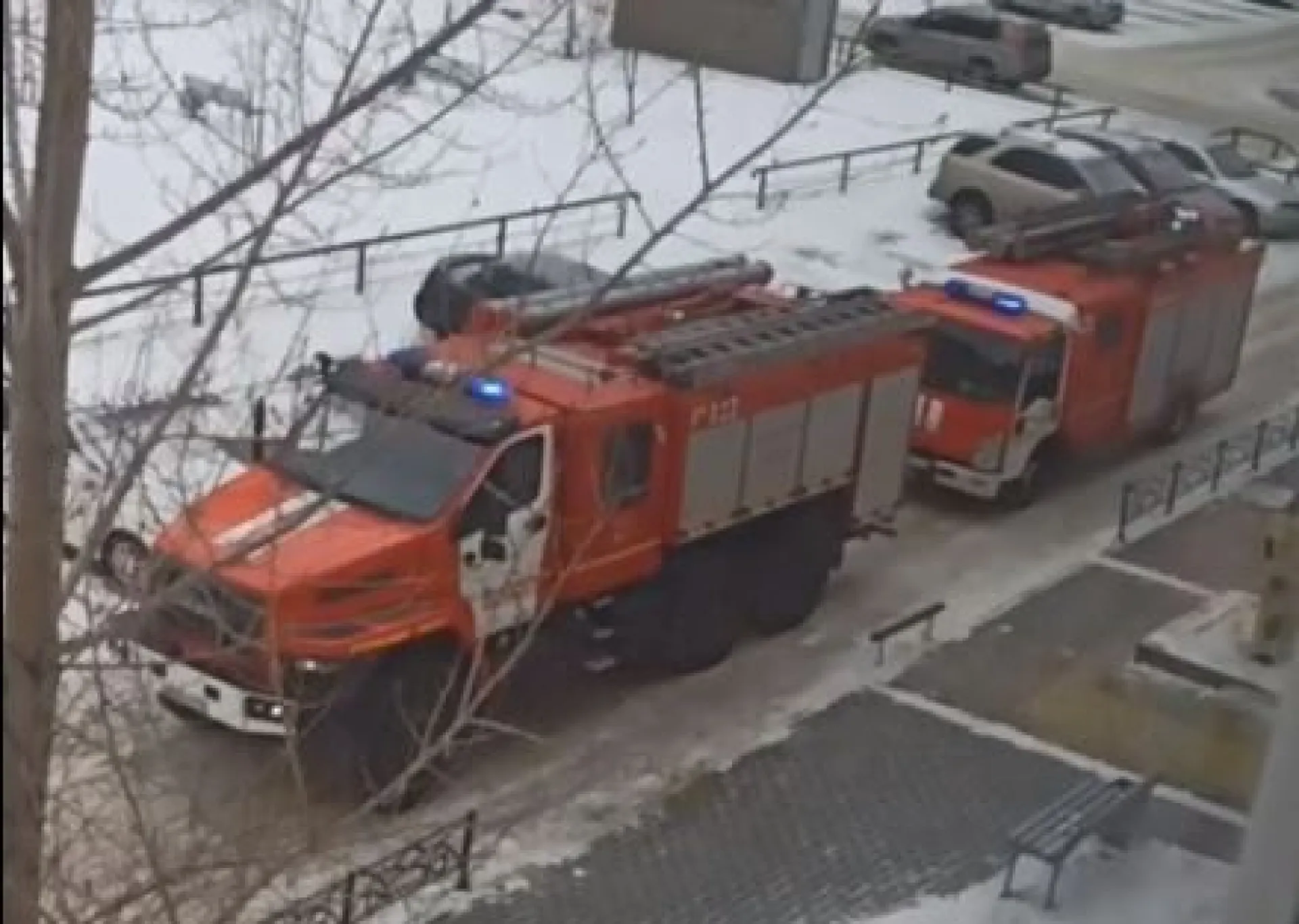 Дым заполнил несколько этажей одного из многоквартирных домов Барнаула
