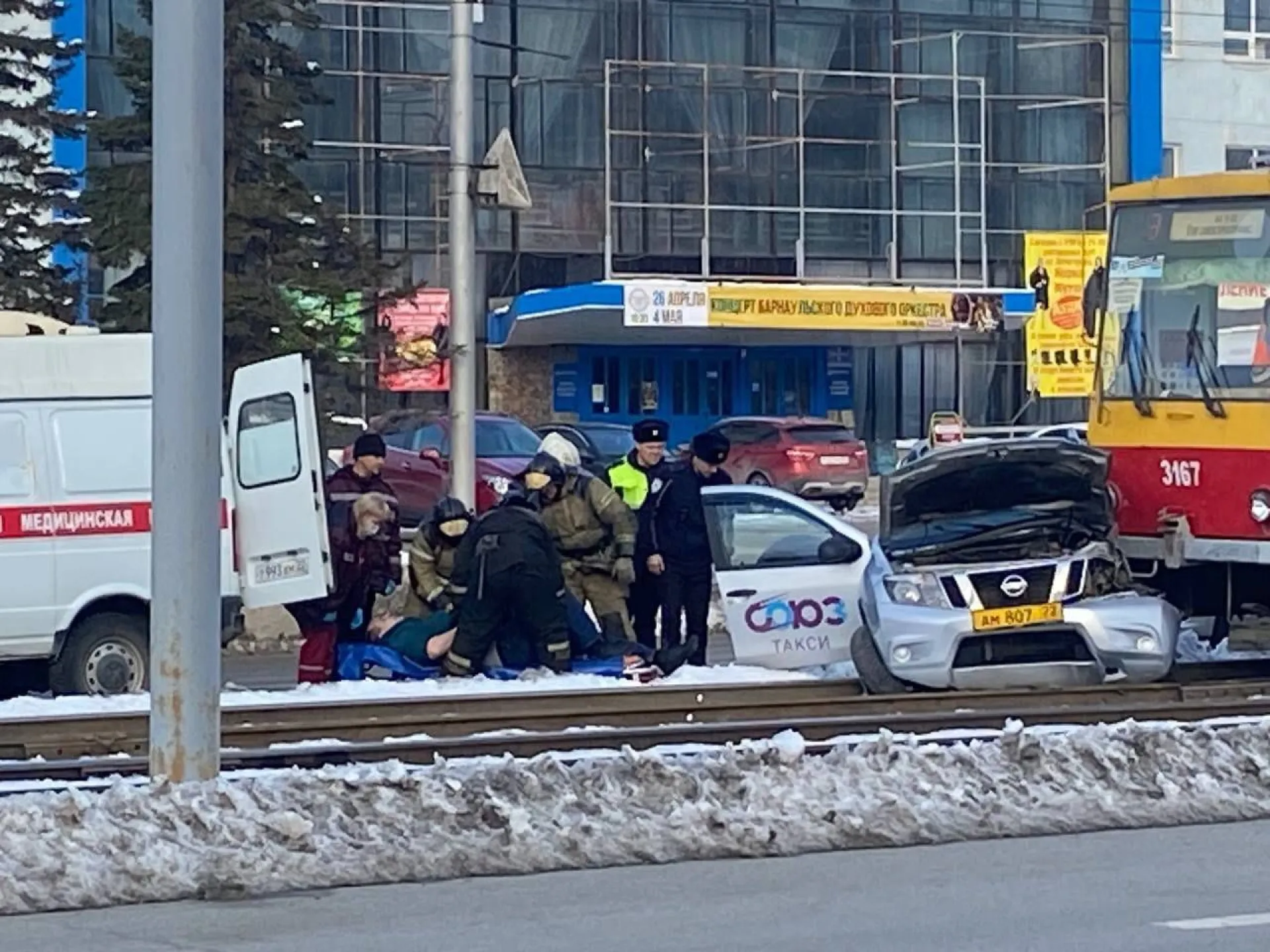 В Барнауле произошла авария на пересечении проспекта Ленина и улицы Аносова
