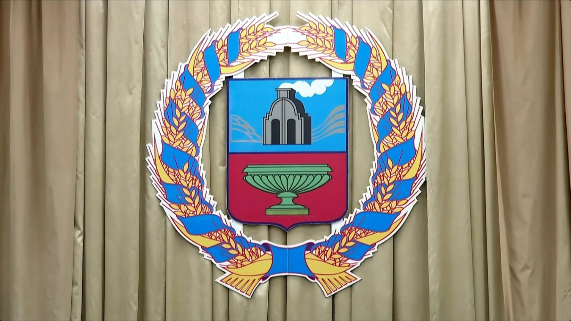 Виктор Томенко представит отчет о деятельности правительства Алтайского края Виктор Томенко представит отчет о деятельности правительства Алтайского края