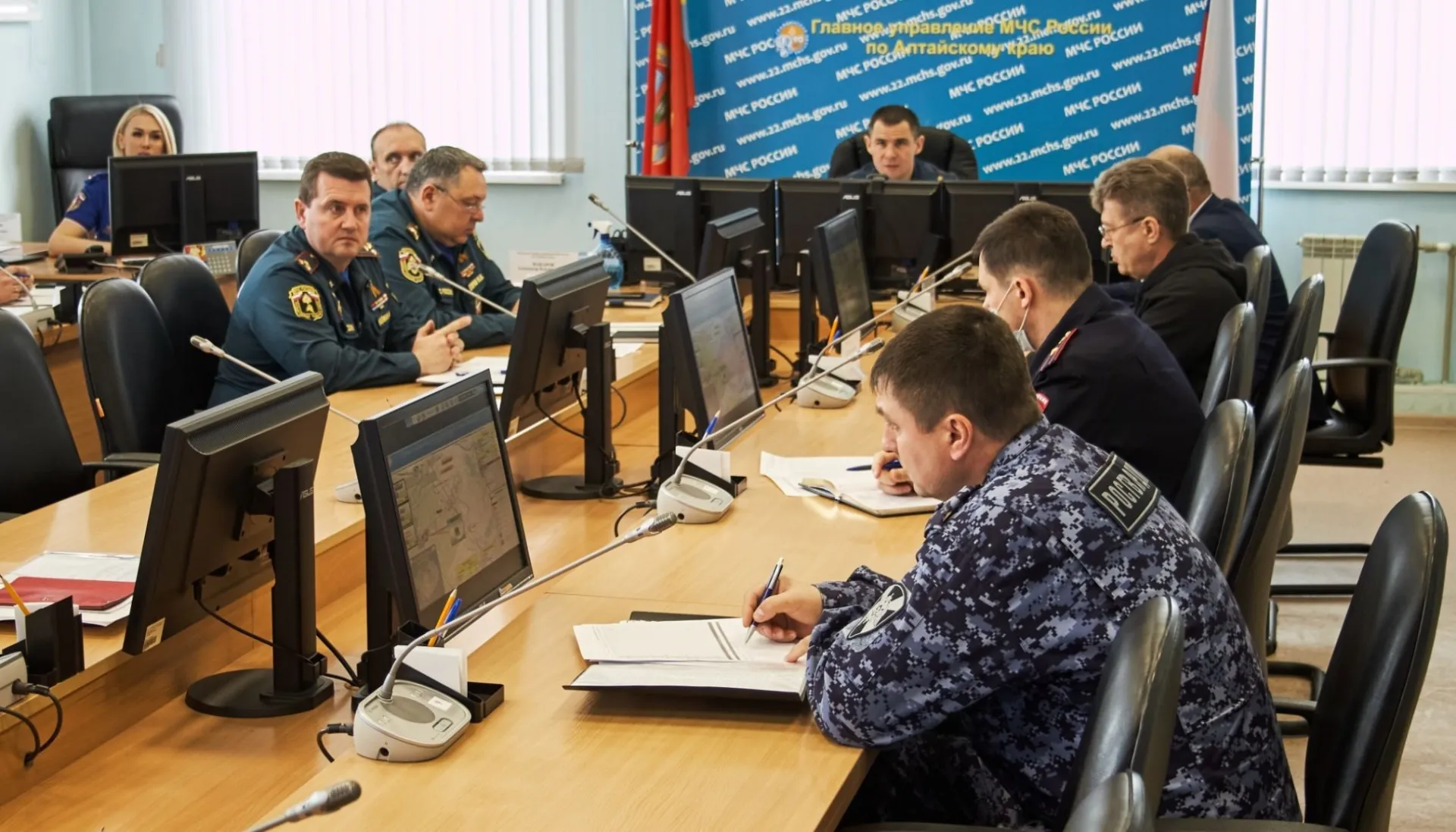 Продолжается работа по стабилизации обстановки с пожарами в Алтайском крае Продолжается работа по стабилизации обстановки с пожарами в Алтайском крае