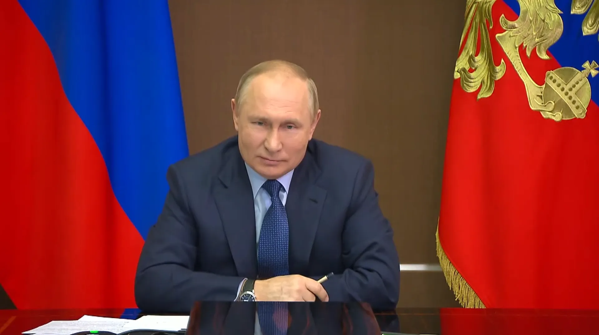 Владимир Путин испытал на себе новую назальную вакцину от коронавируса