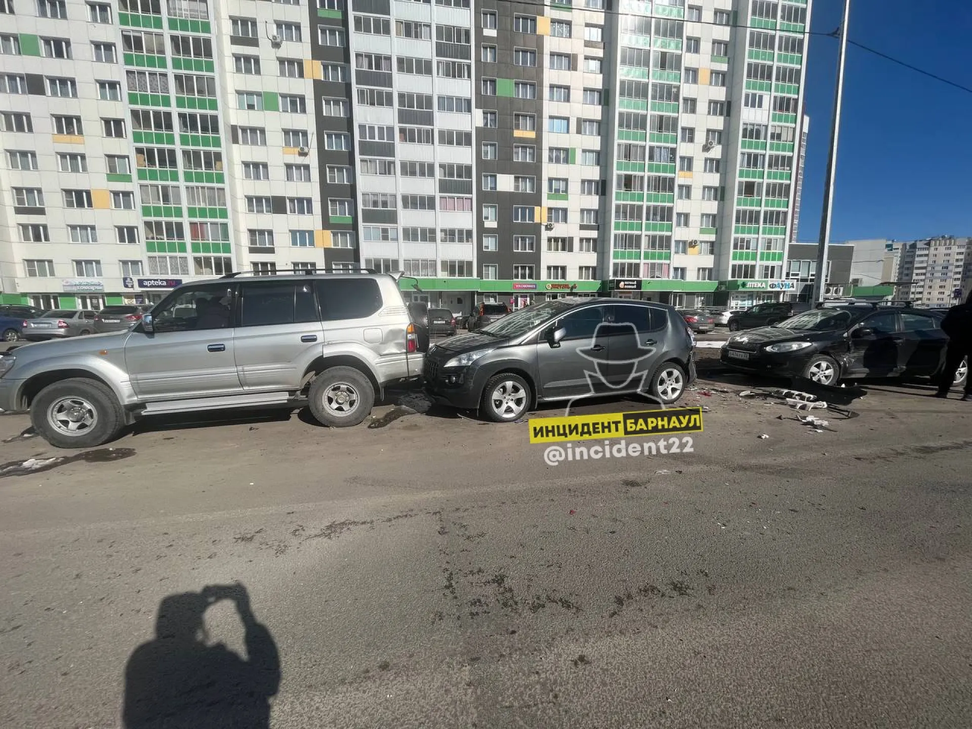 В Барнауле водитель спровоцировал ДТП и скрылся с места происшествия