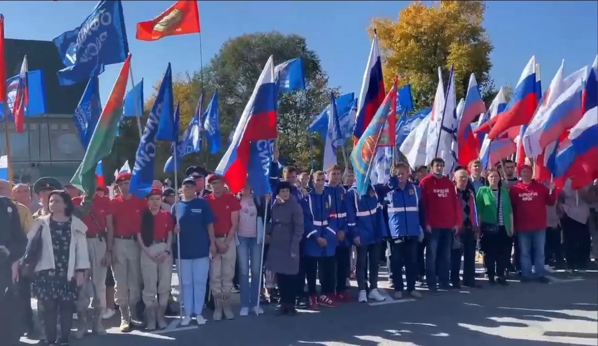 «Своих не бросаем!»: в Барнауле проходит митинг в поддержку референдумов на освобождённых территориях