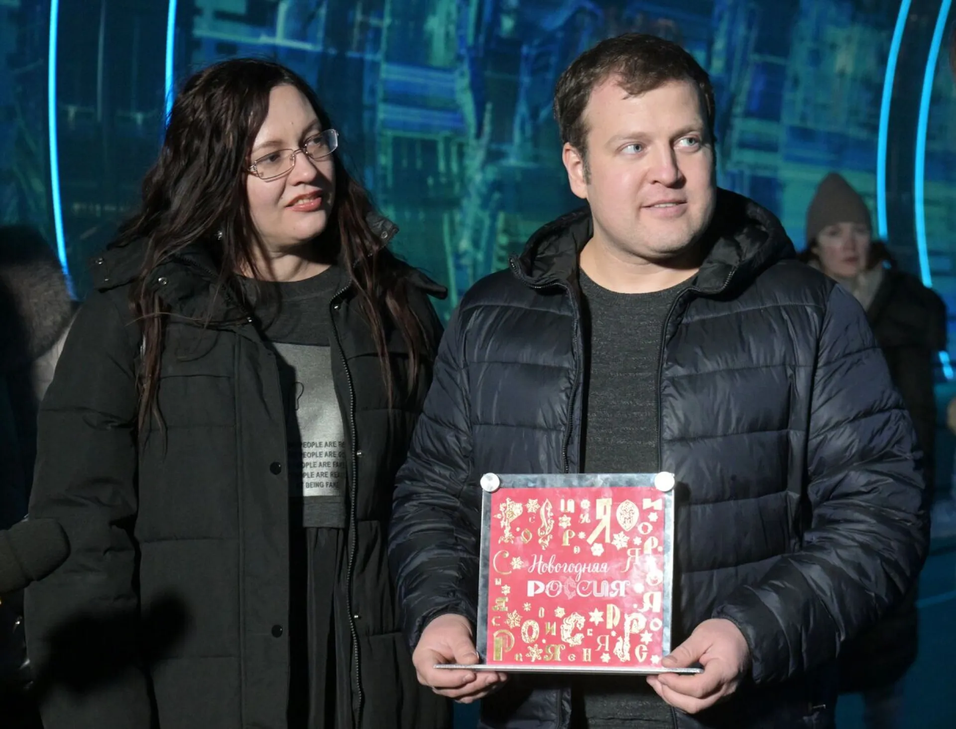 Житель Барнаула стал трехмиллионным посетителем выставки «Россия» и получил в подарок открытку от Владимира Путина и поездку на космодром 