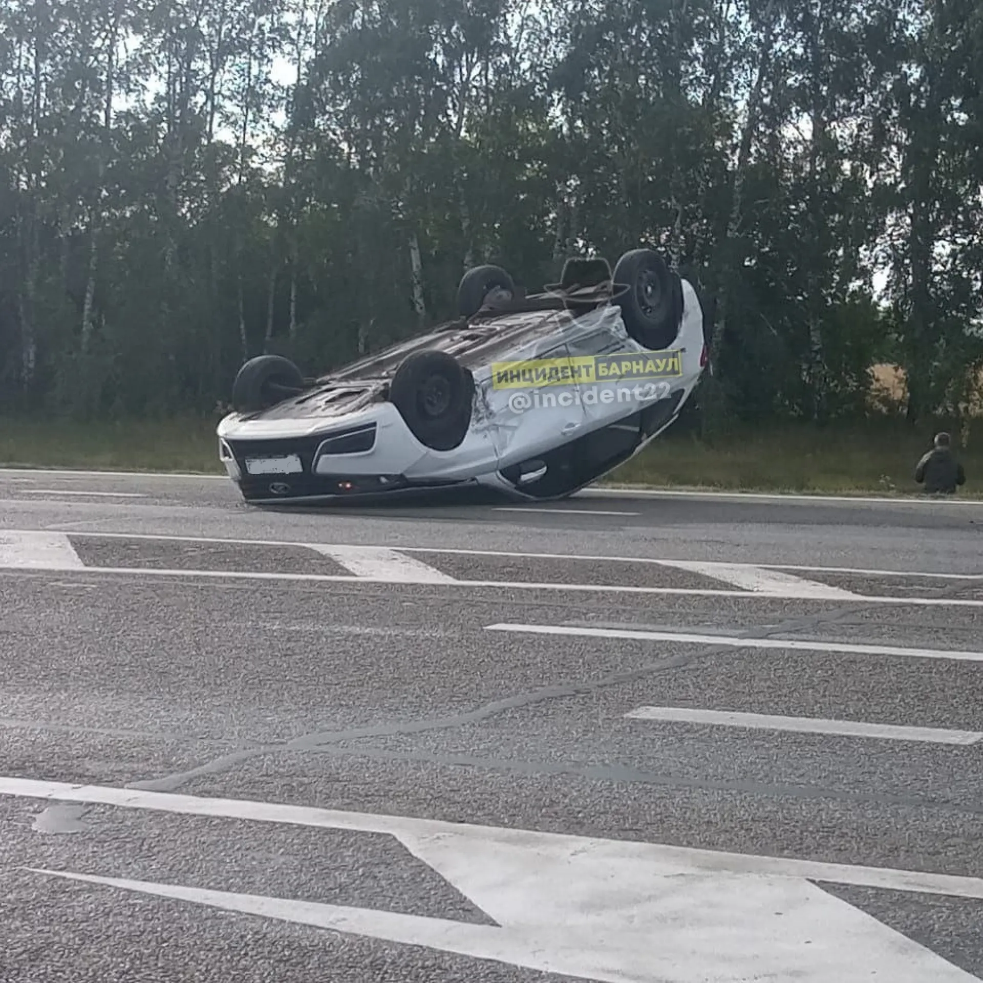 Жесткое ДТП с переворотом легкового автомобиля произошло на трассе Алтайского края Жесткое ДТП с переворотом легкового автомобиля произошло на трассе Алтайского края