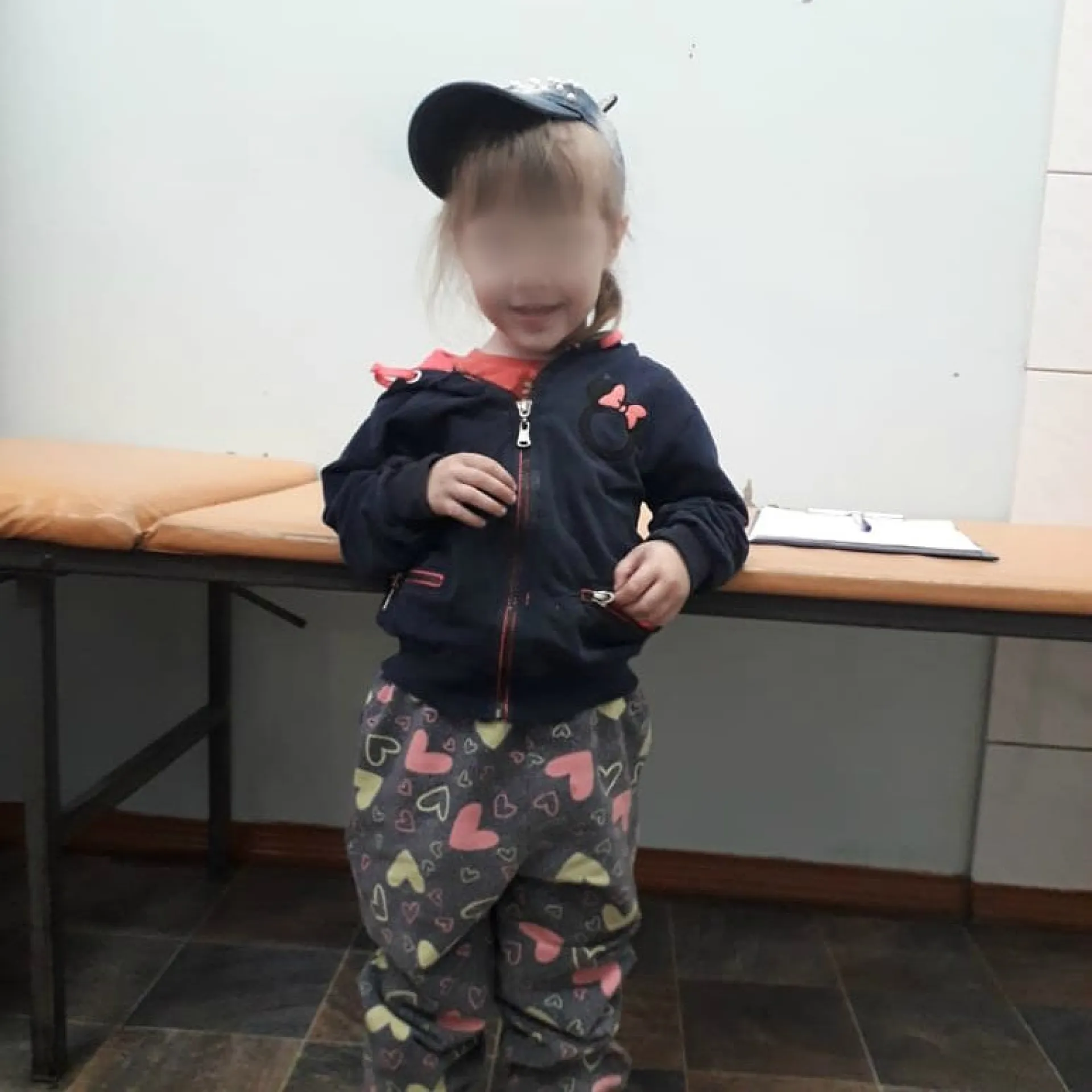 Родители найденной на улице в Алтайском крае девочки пришли за ней спустя сутки