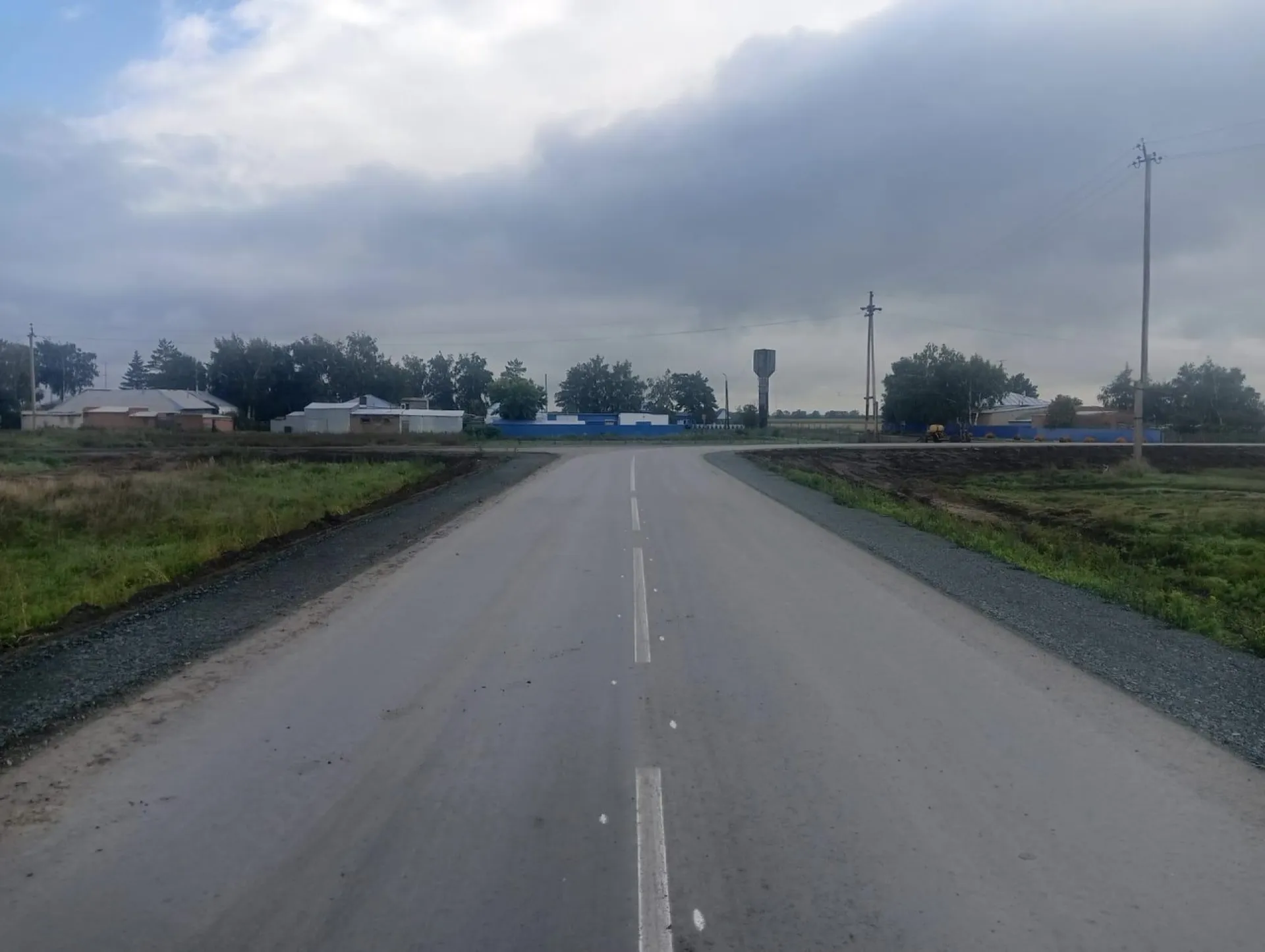 Три километра дороги восстановили в Немецком национальном районе 