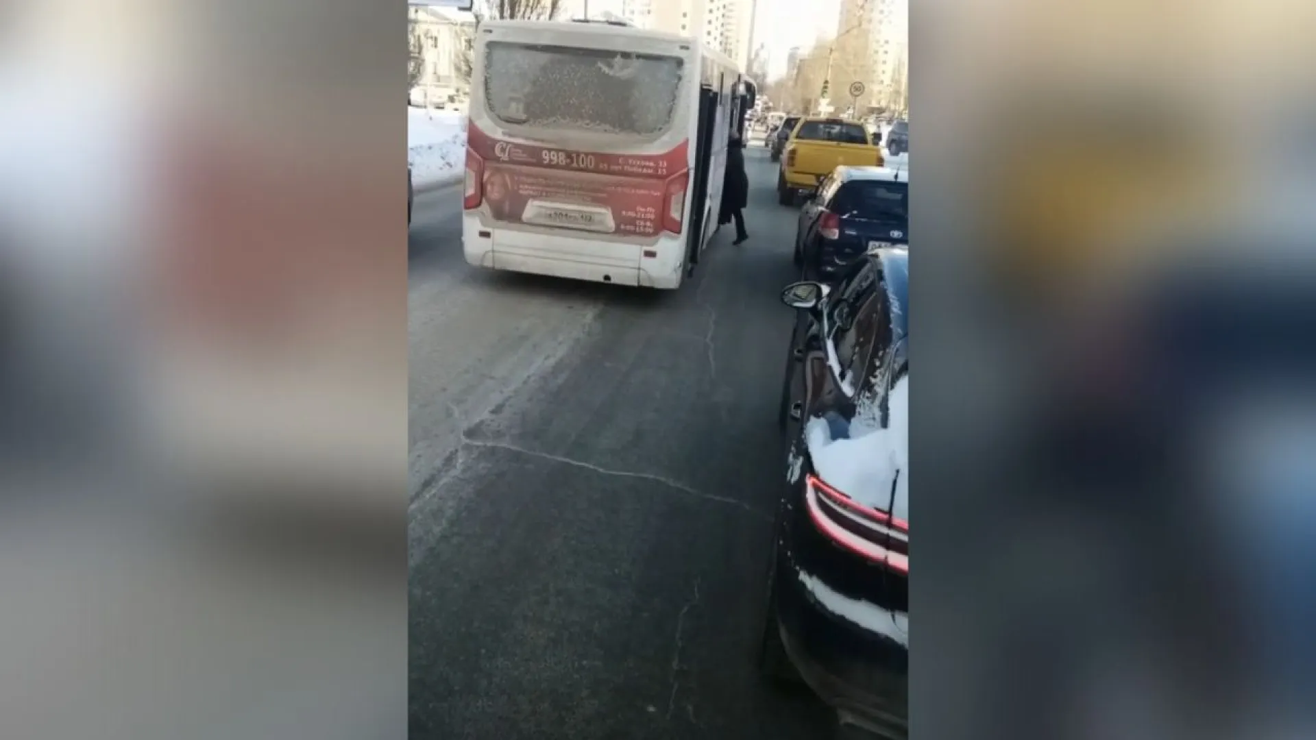 В Барнауле оштрафуют водителя маршрутки, который высаживал людей со второго ряда В Барнауле оштрафуют водителя маршрутки, который высаживал людей со второго ряда