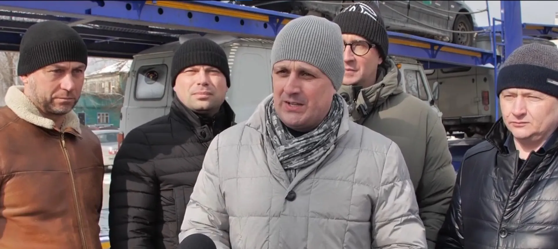 Автовоз со спецтехникой отправили из Барнаула в зону проведения специальной военной операции Автовоз со спецтехникой отправили из Барнаула в зону проведения специальной военной операции
