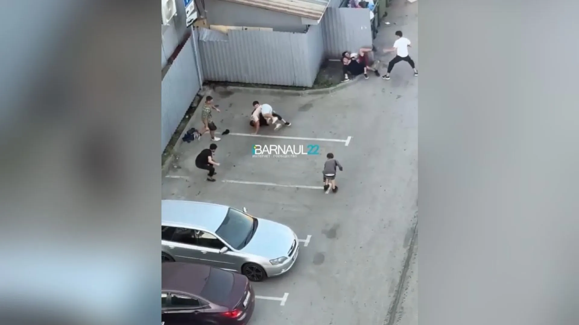Барнаульцы жалуются на драки возле ночного клуба на «Мастерских» Барнаульцы жалуются на драки возле ночного клуба на «Мастерских»