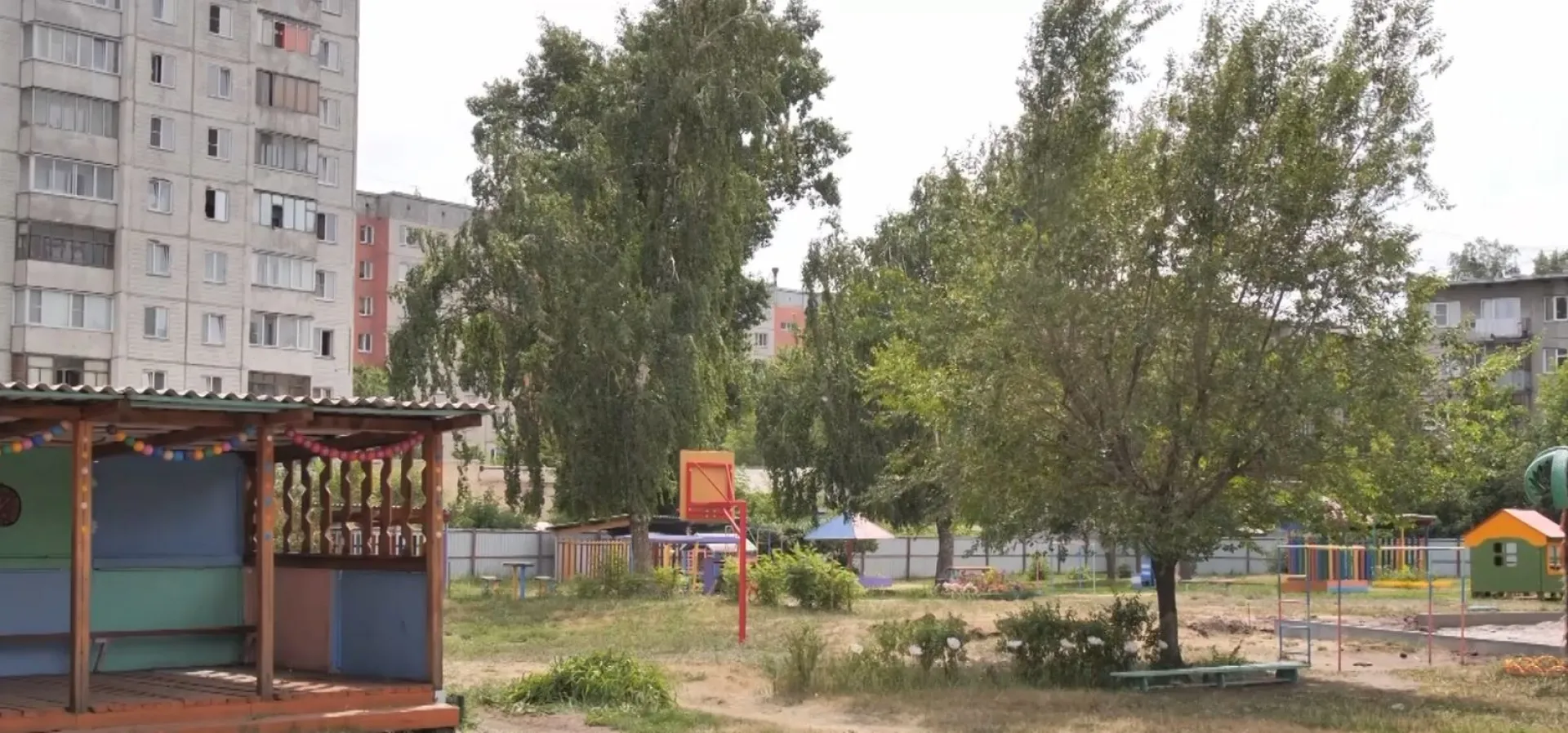 В Барнауле по инициативе жителей благоустраивают территорию детского сада № 177 В Барнауле по инициативе жителей благоустраивают территорию детского сада № 177