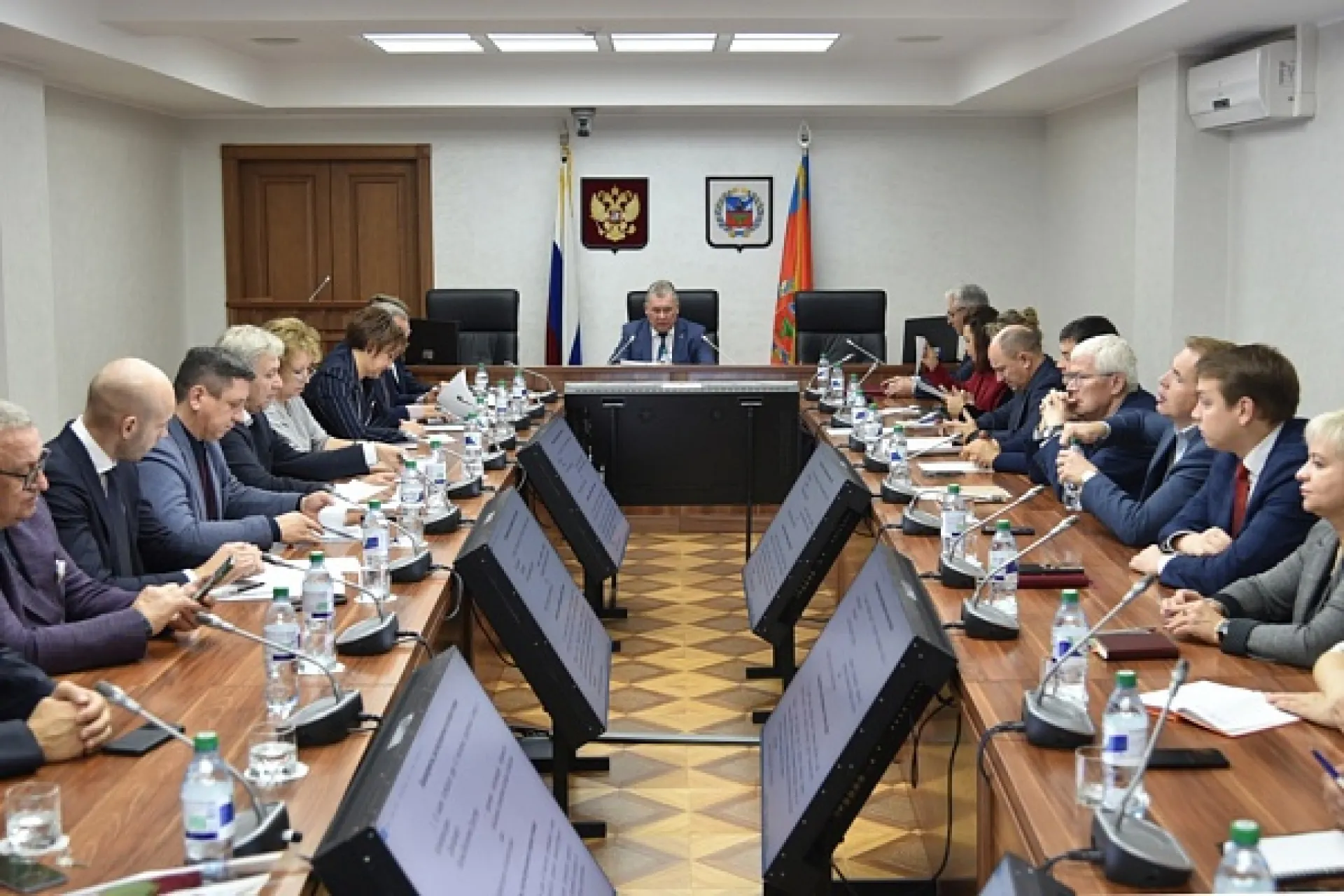 Председатель АКЗС поручил решить коммунальные проблемы ряда алтайских муниципалитетов
