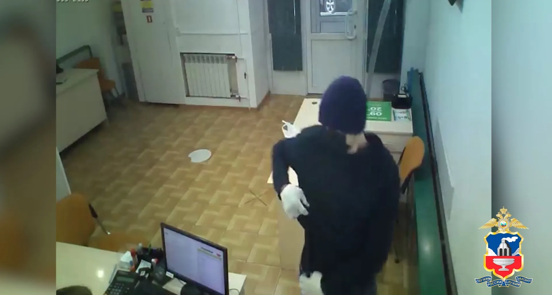Бийчанина в маске и перчатках задержали за разбойные нападения на микрофинансовые организации 