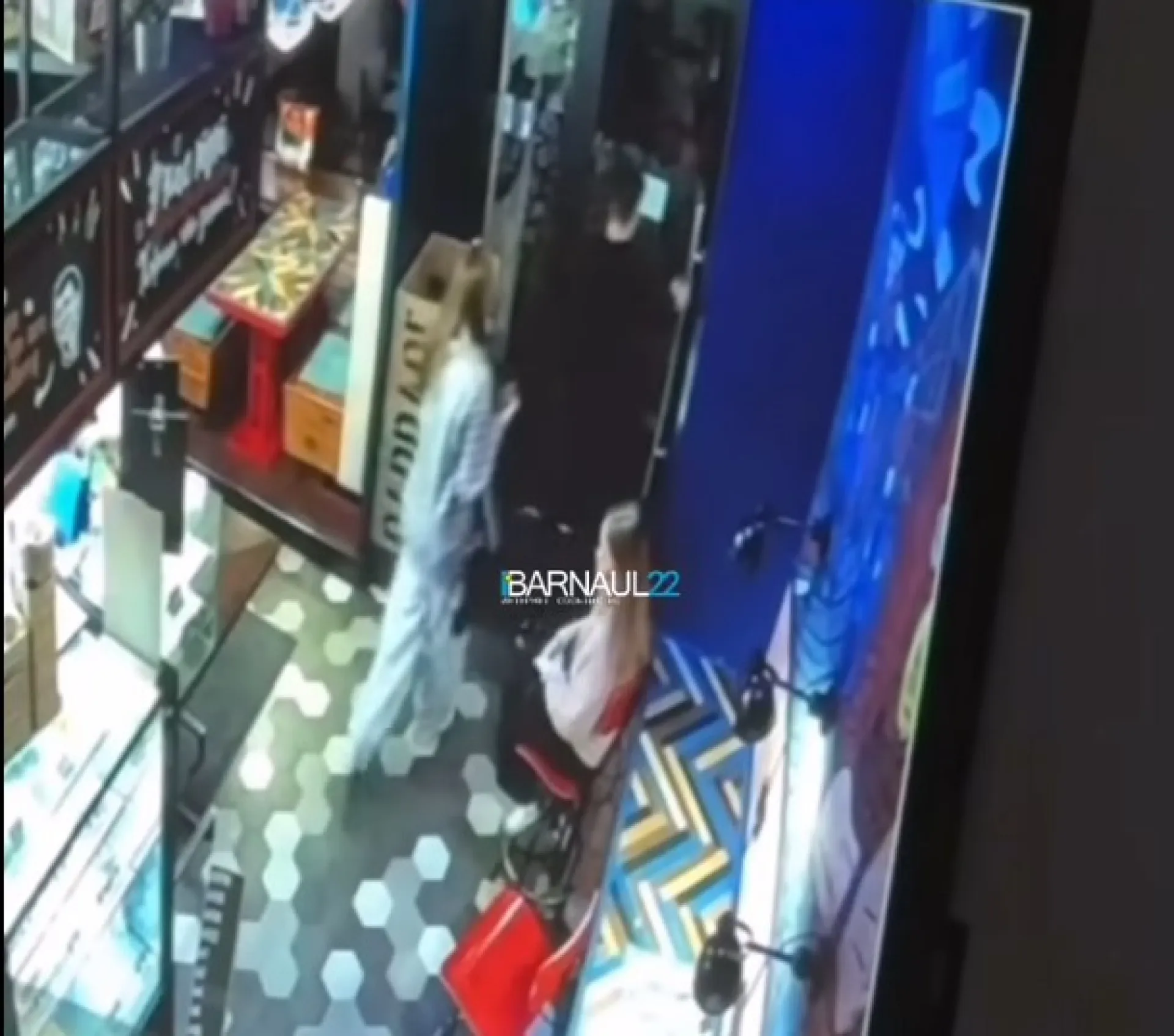 Уголовное дело возбудили после удара током посетителя кофейни в Барнауле