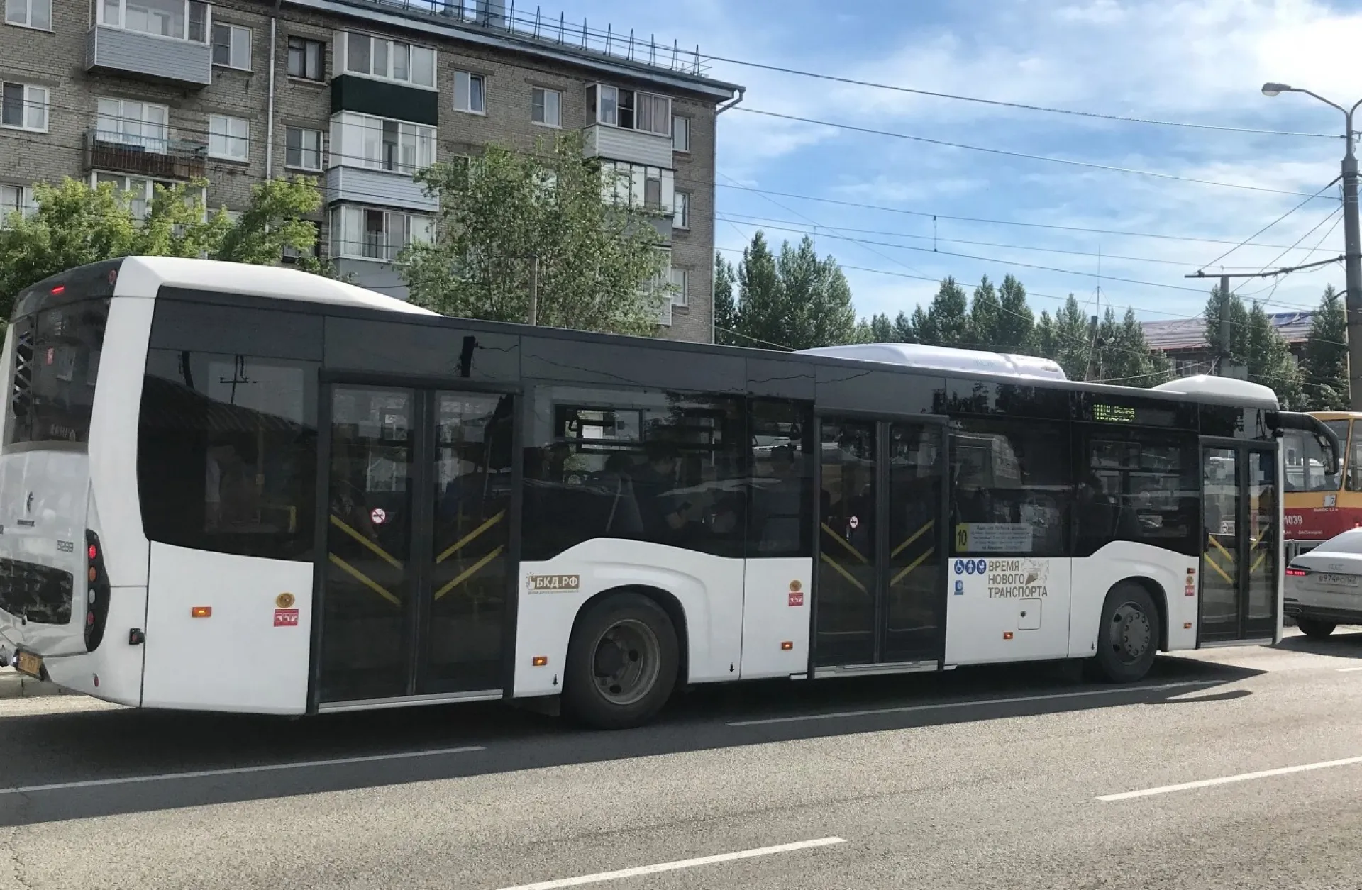 Новые автобусы № 10 вышли на маршруты в Барнауле 