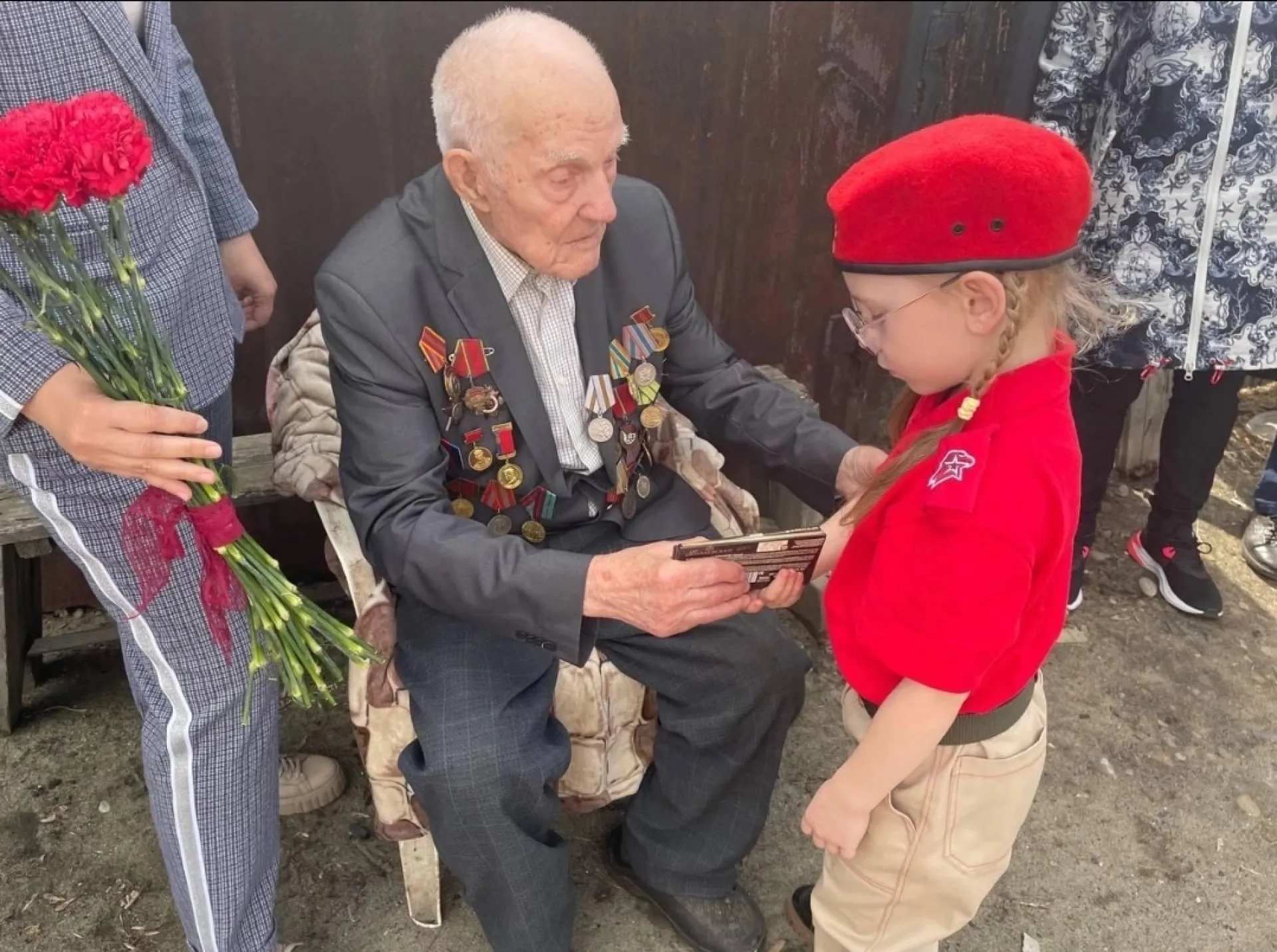 «Парад у дома ветерана» «Парад у дома ветерана»