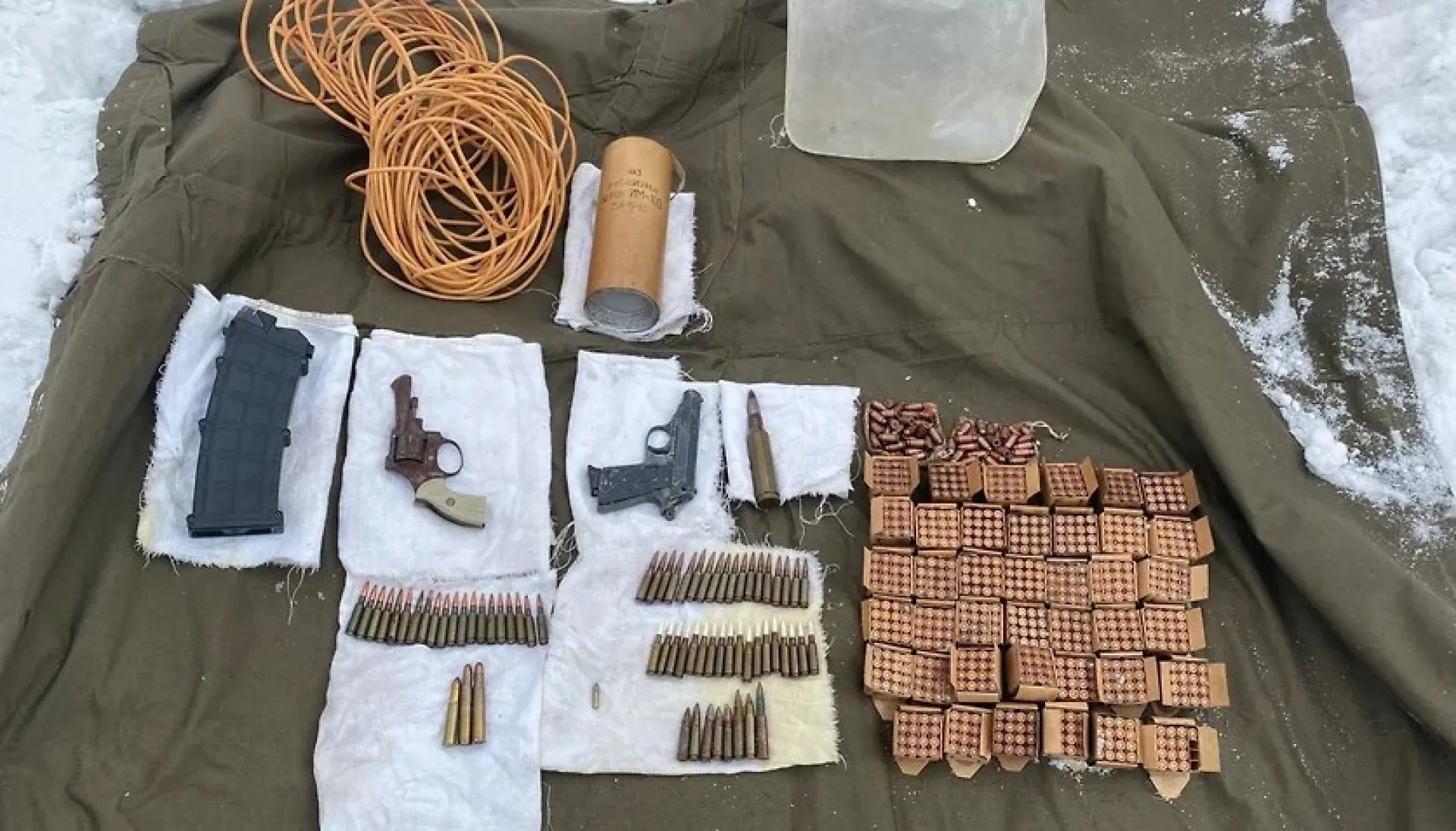 Крупный тайник более чем на 760 патронов нашли в Бийске