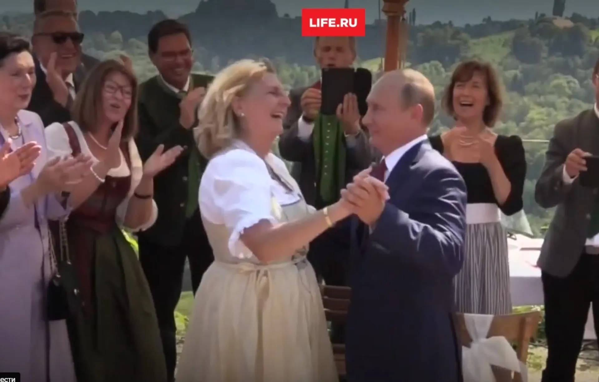 Экс-министр иностранных дел Австрии, станцевавшая с Путиным, приедет в Бийск Экс-министр иностранных дел Австрии, станцевавшая с Путиным, приедет в Бийск