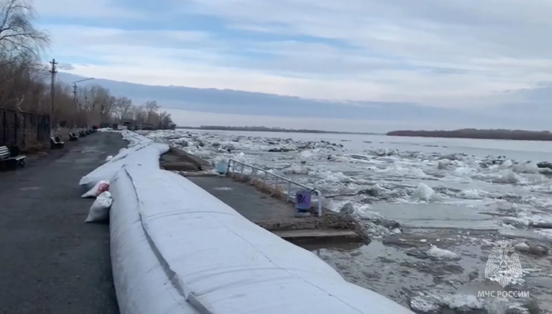 Уровень воды в реке идет на спад в Камне-на-Оби