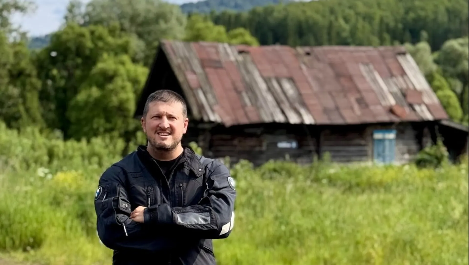 Популярный кондитер Агзамов прокатился по Алтайскому краю на байке Популярный кондитер Агзамов прокатился по Алтайскому краю на байке