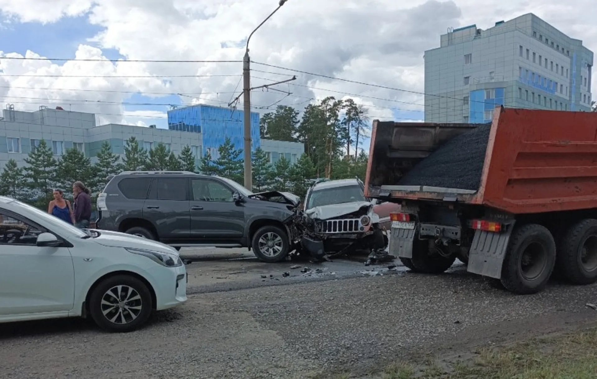 Несколько человек пострадало при ДТП возле онкодиспансера в Барнауле Несколько человек пострадало при ДТП возле онкодиспансера в Барнауле