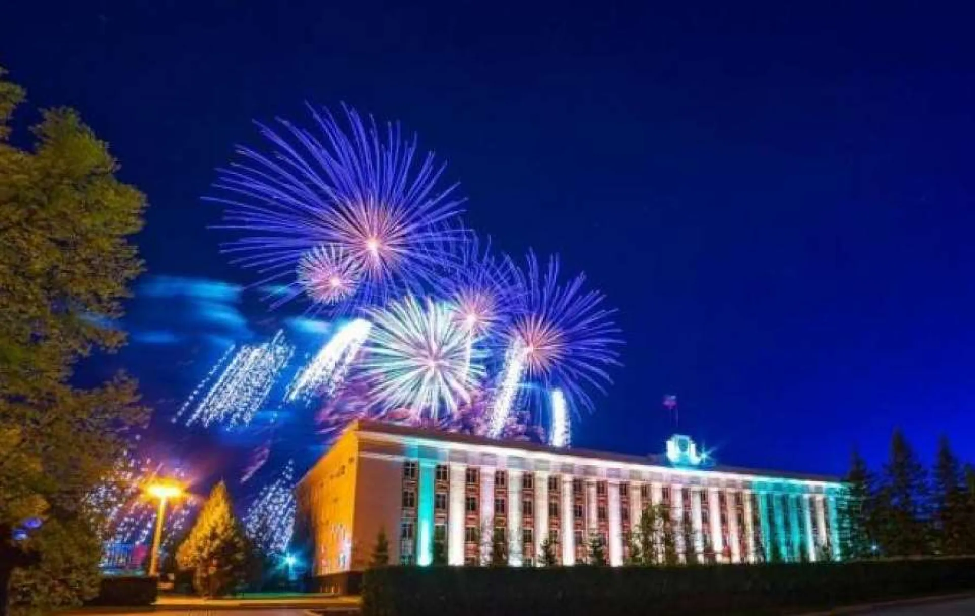ВЦИОМ: половина россиян примут участие в праздничных торжествах 9 Мая ВЦИОМ: половина россиян примут участие в праздничных торжествах 9 Мая