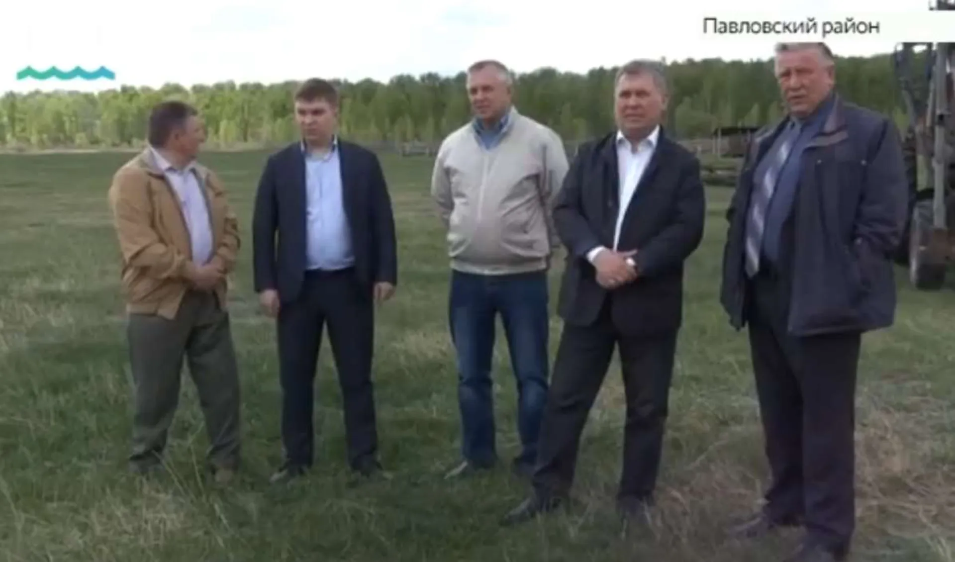 Председатель АКЗС Александр Романенко посетил посевную в Павловском районе