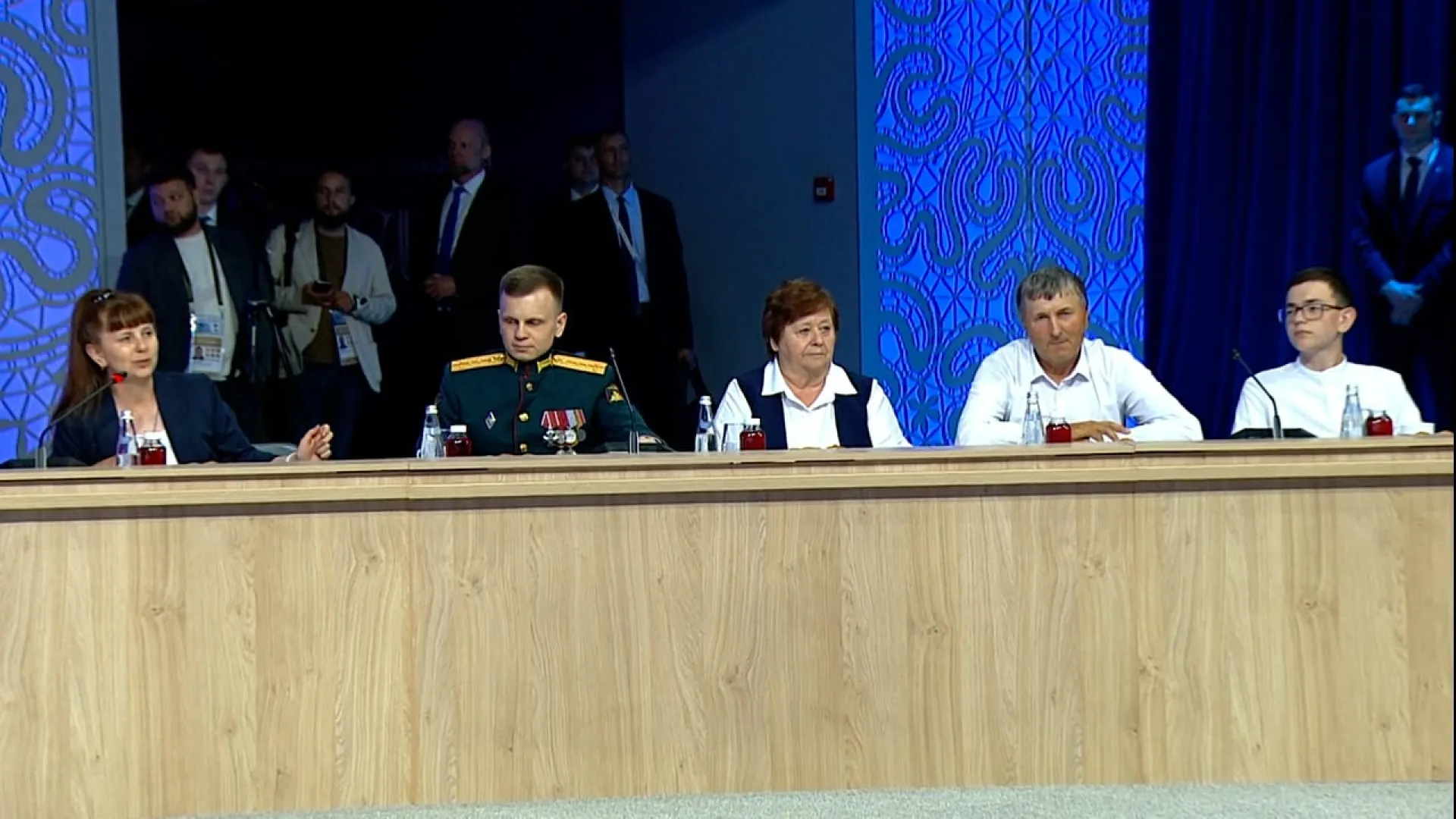 Семья из Алтайского края встретилась с президентом России Семья из Алтайского края встретилась с президентом России