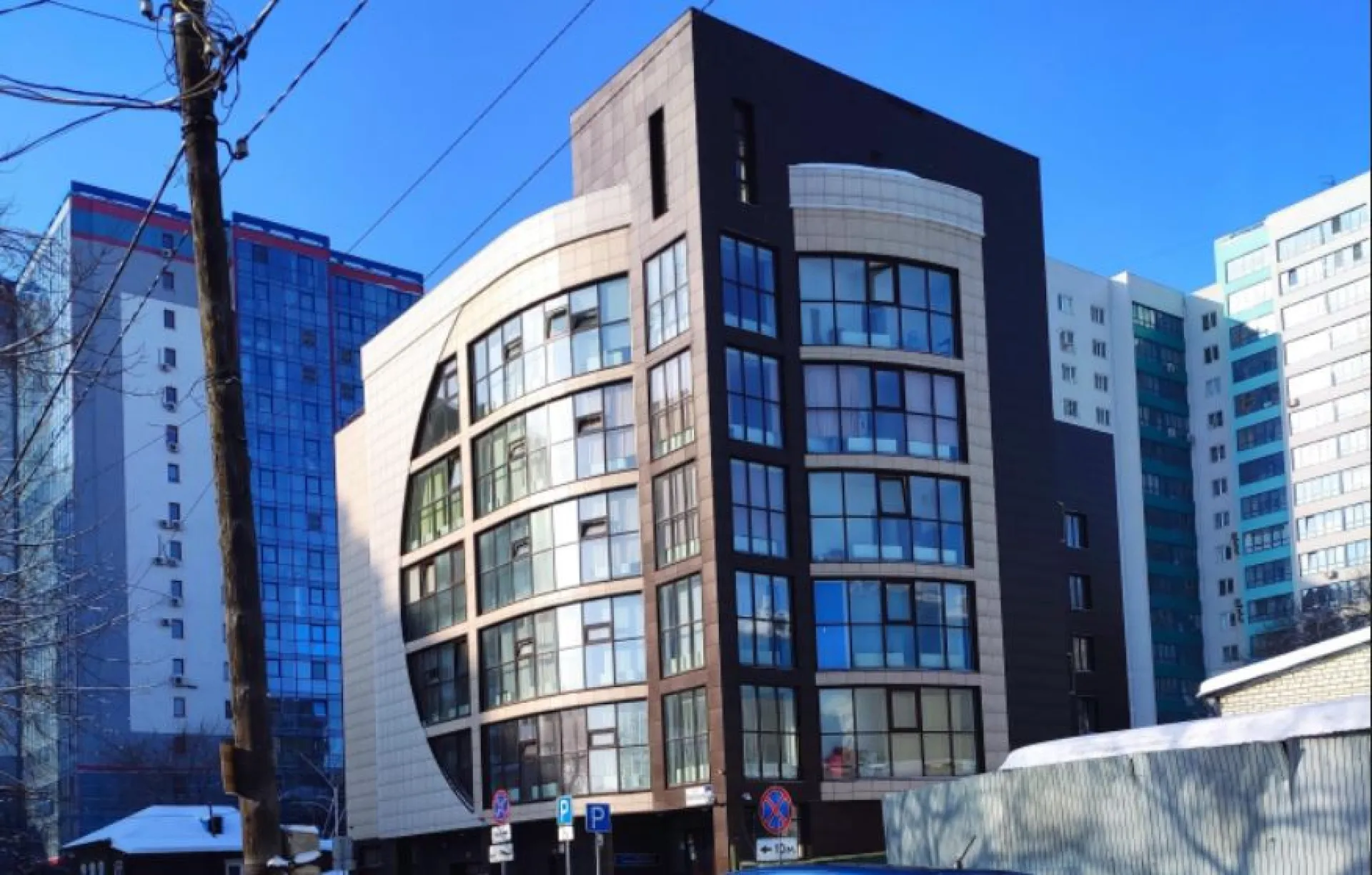 За 180 миллионов рублей продают бизнес-центр в Барнауле