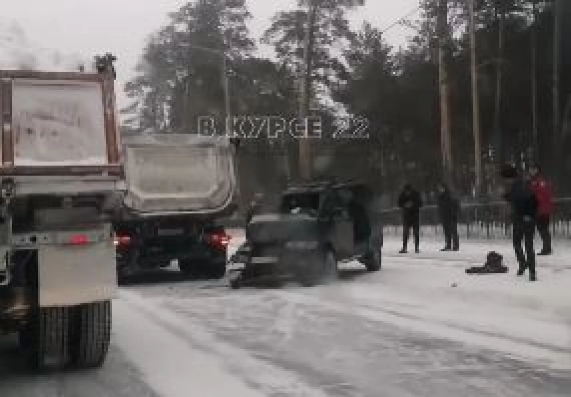 Жесткое ДТП произошло на шоссе Ленточный бор в Барнауле Жесткое ДТП произошло на шоссе Ленточный бор в Барнауле