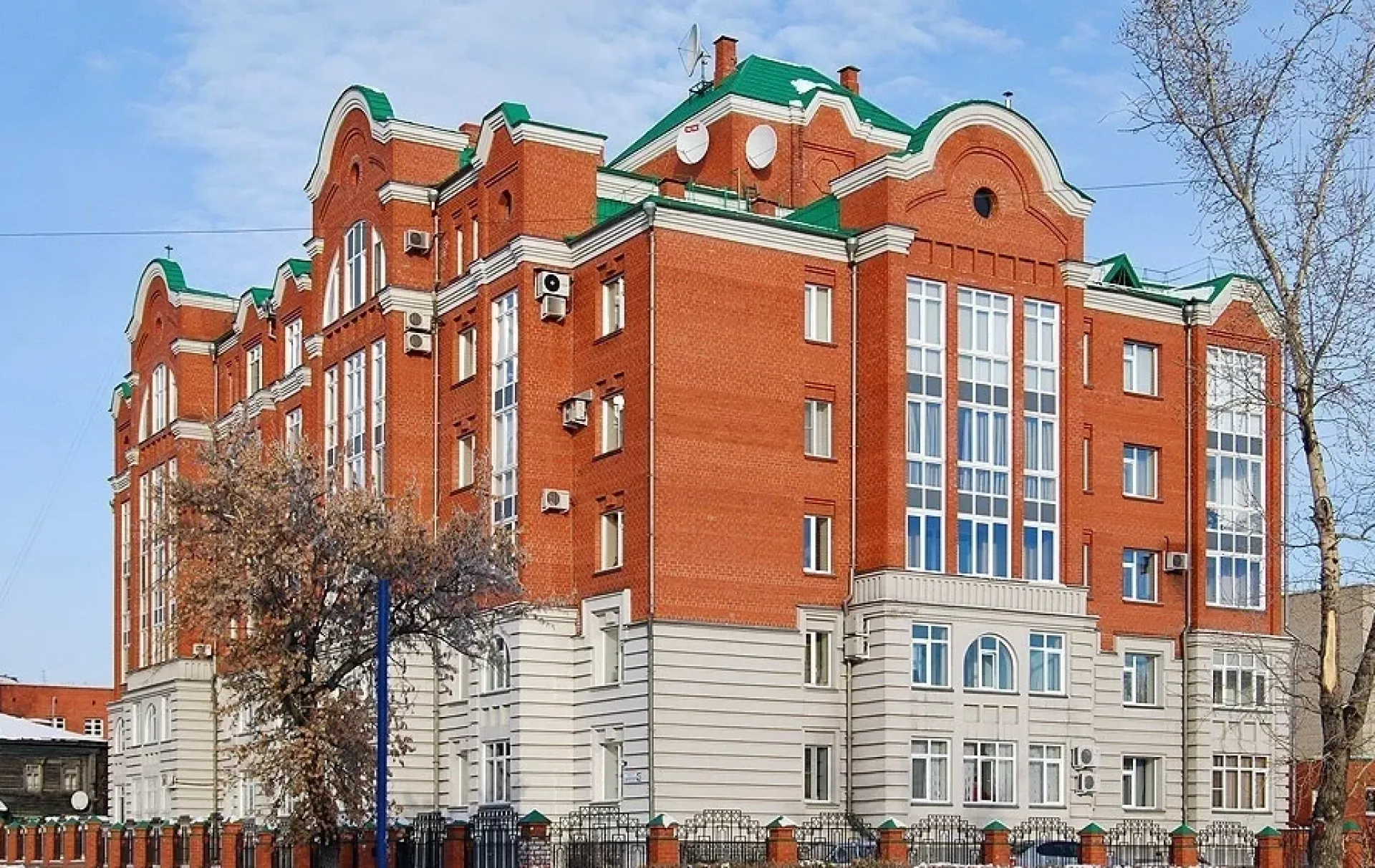 Квартиру в подвале многоэтажки продают за 11 млн рублей в Барнауле Квартиру в подвале многоэтажки продают за 11 млн рублей в Барнауле