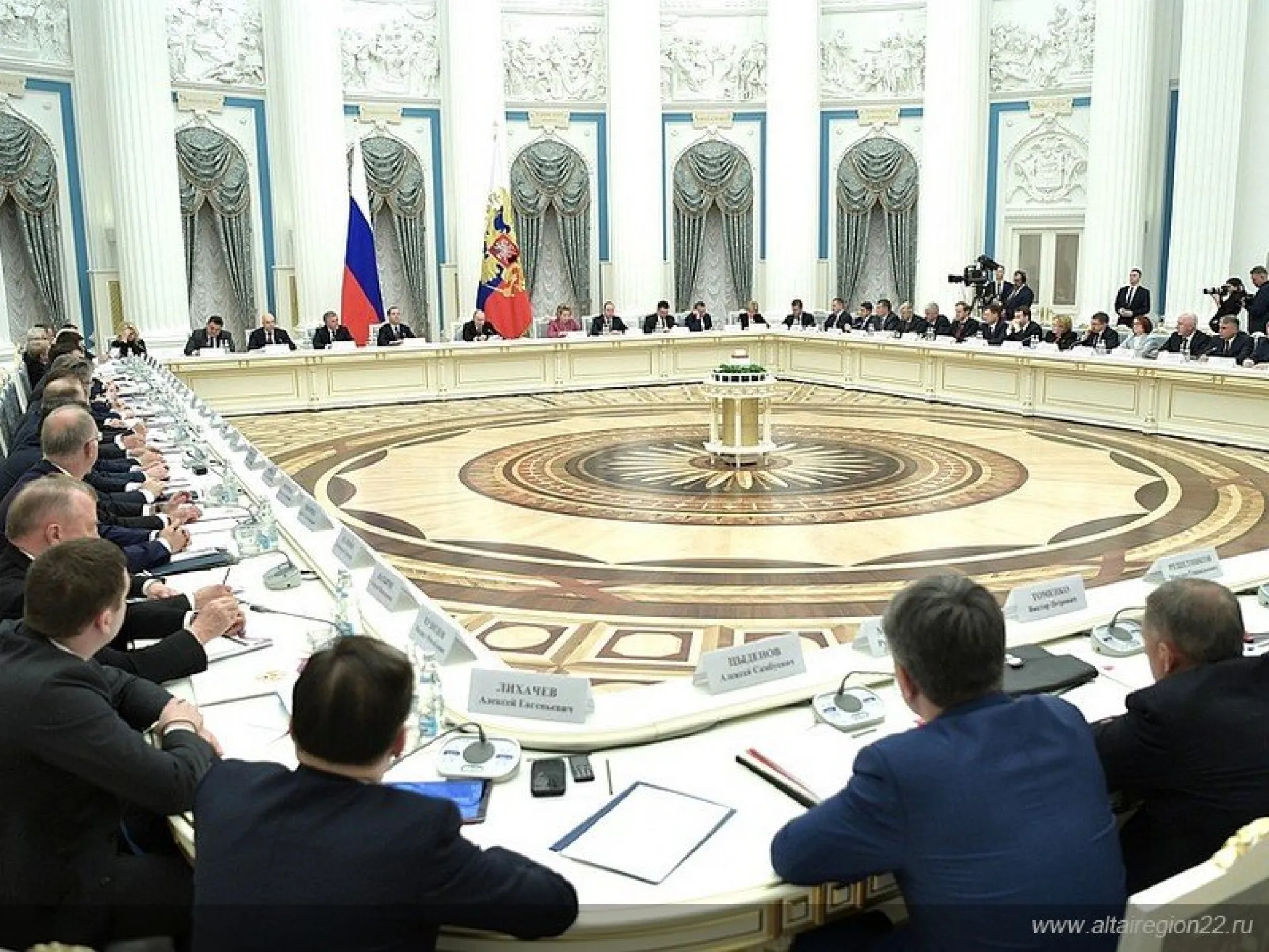 Виктор Томенко принял участие в заседании Совета при президенте России по стратегическому развитию и нацпроектам Виктор Томенко принял участие в заседании Совета при президенте России по стратегическому развитию и нацпроектам