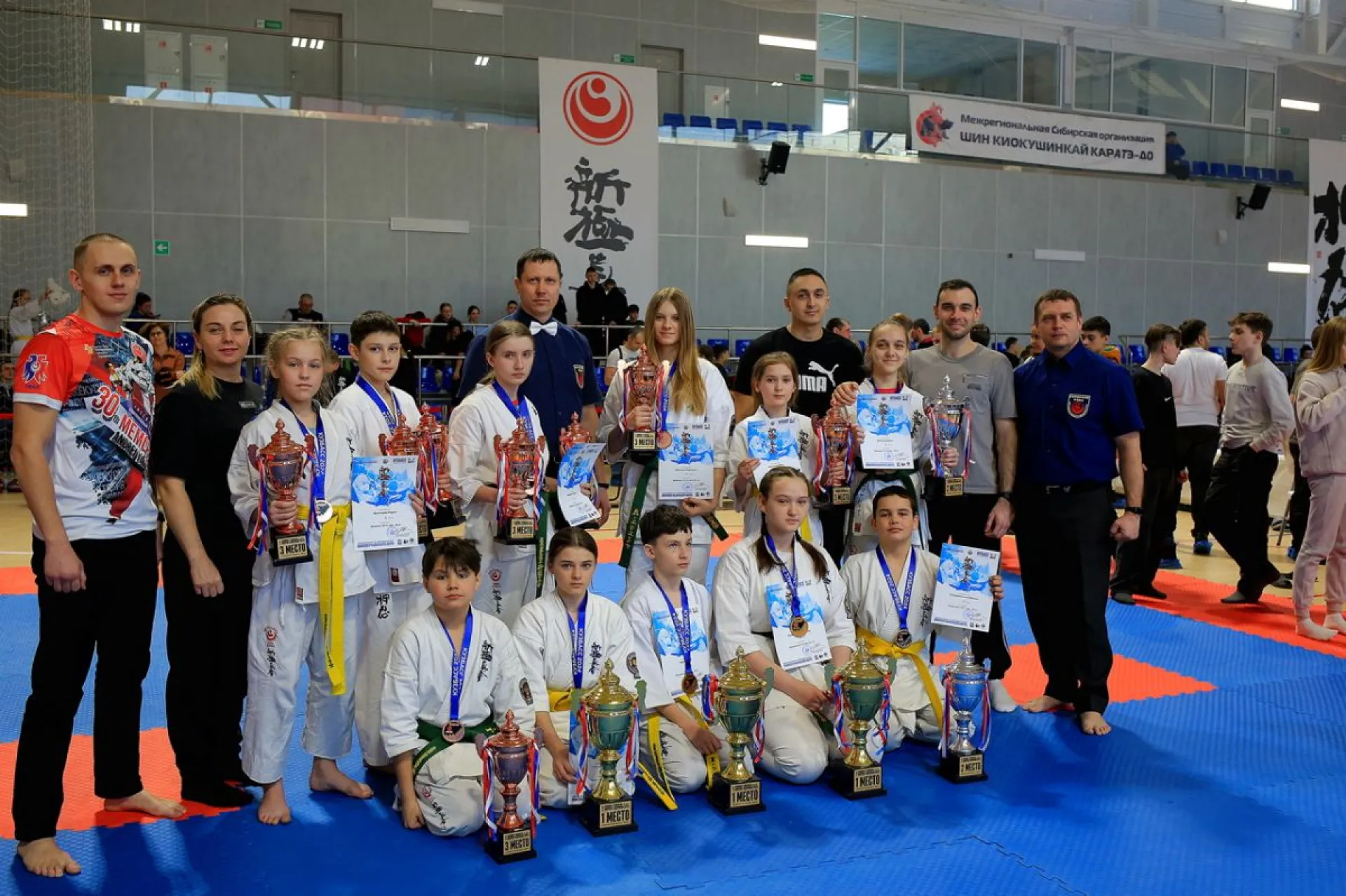 27 медалей завоевали алтайские спортсмены на чемпионате и первенстве Сибири по киокусинкай