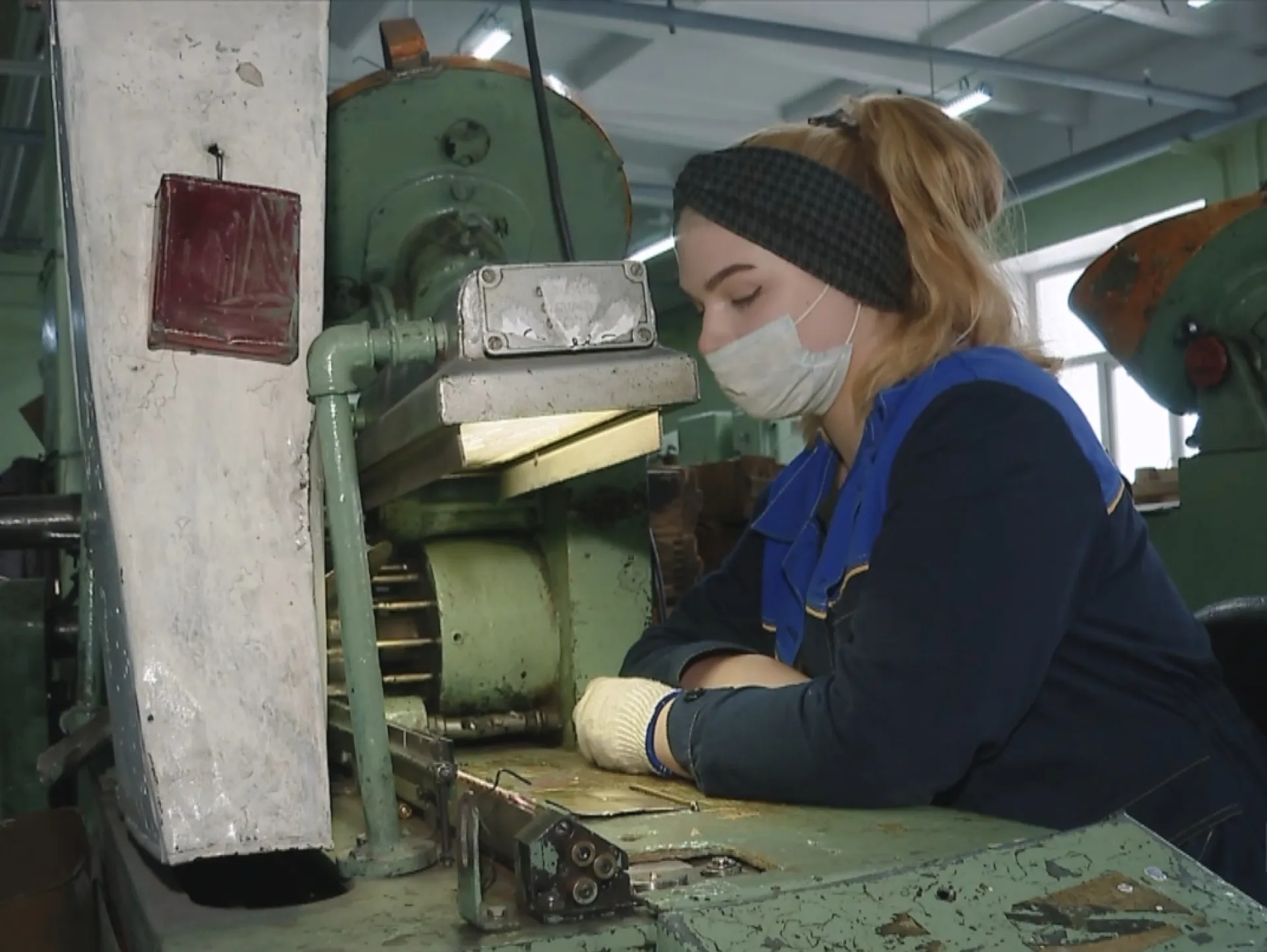549,1 миллиона рублей выделили Алтайскому краю для поддержки безработных и сотрудников промышленных предприятий 549,1 миллиона рублей выделили Алтайскому краю для поддержки безработных и сотрудников промышленных предприятий