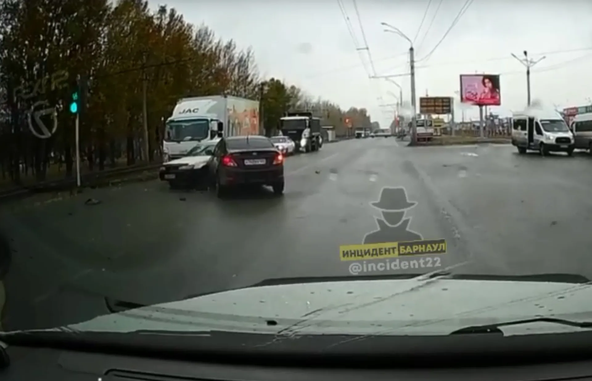 Жесткое ДТП произошло на дороге Барнаула