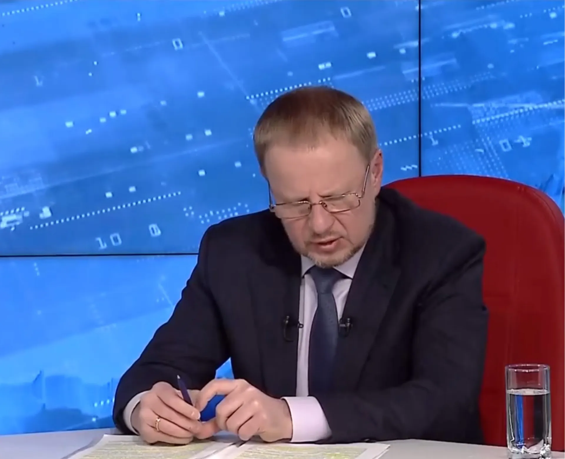 23 ноября 2023 года состоится прямая линия с губернатором Алтайского края: какие вопросы удалось решить благодаря обращениям граждан к главе региона в прошлые годы 23 ноября 2023 года состоится прямая линия с губернатором Алтайского края: какие вопросы удалось решить благодаря обращениям граждан к главе региона в прошлые годы