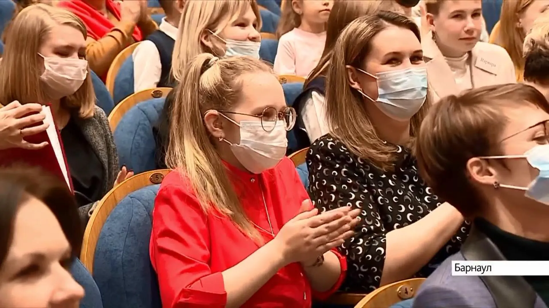 Мечту юной жительницы Барнаула исполнил губернатор Виктор Томенко