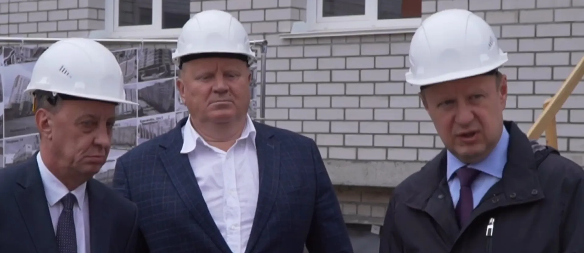Виктор Томенко дал распоряжение закончить строительство детского сада в квартале 2032 в Барнауле Виктор Томенко дал распоряжение закончить строительство детского сада в квартале 2032 в Барнауле