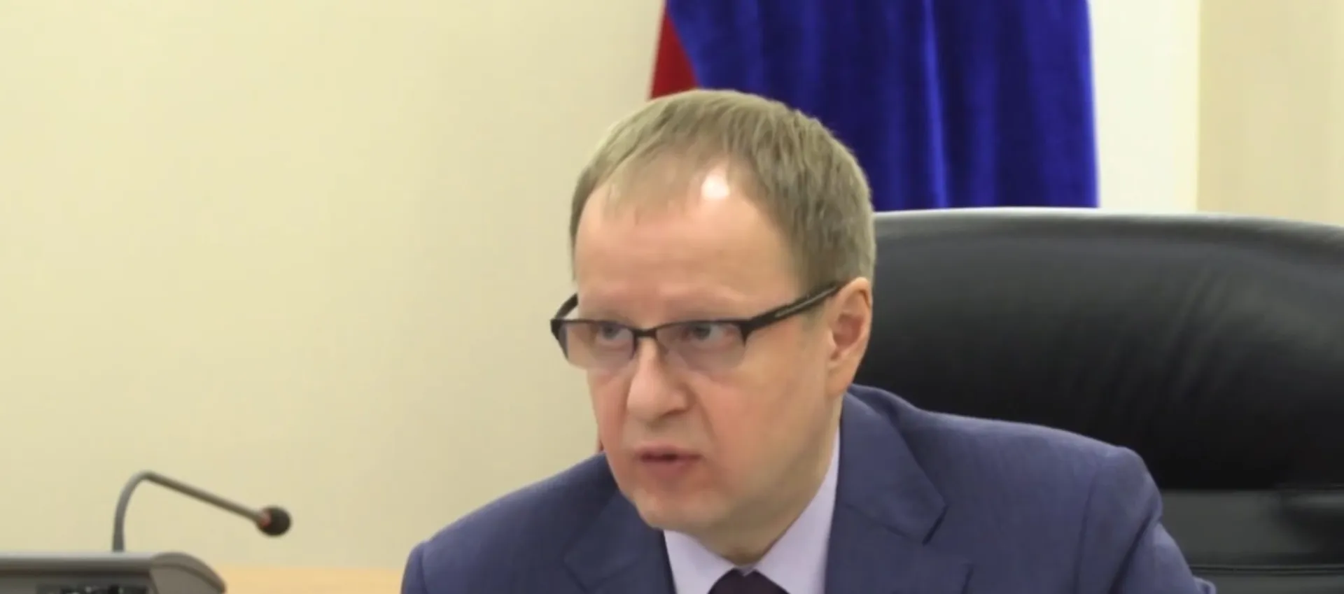 Виктор Томенко провёл оперативное совещание по устранению последствий урагана в Алтайском крае Виктор Томенко провёл оперативное совещание по устранению последствий урагана в Алтайском крае
