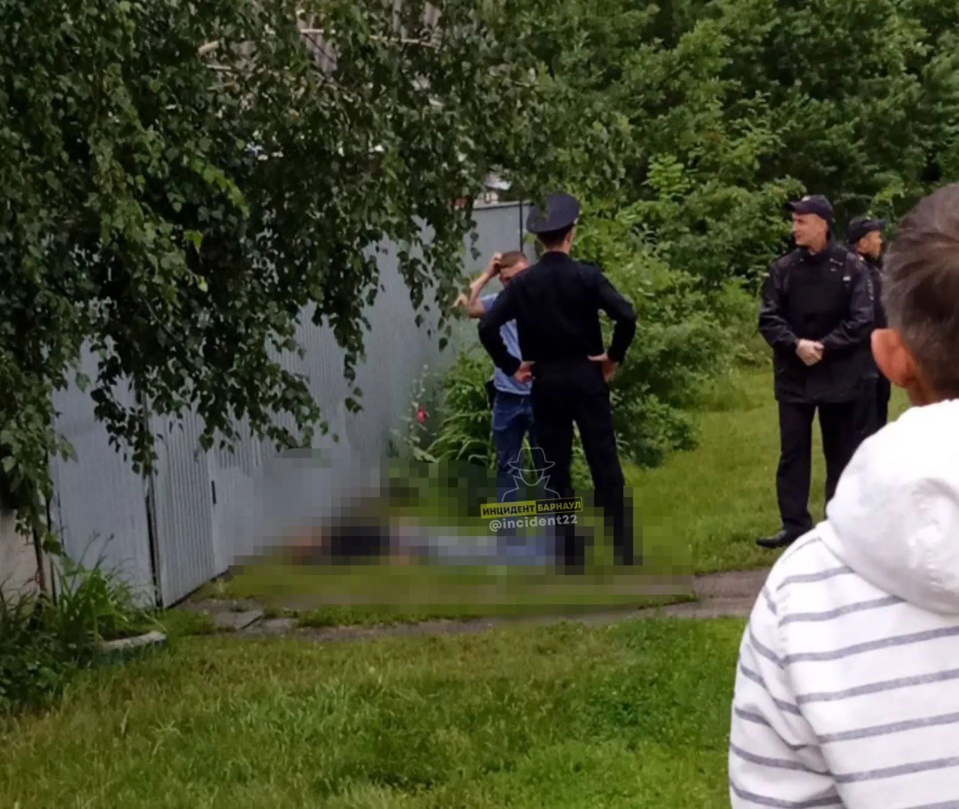 В пригороде Барнаула нашли мертвого мужчину В пригороде Барнаула нашли мертвого мужчину