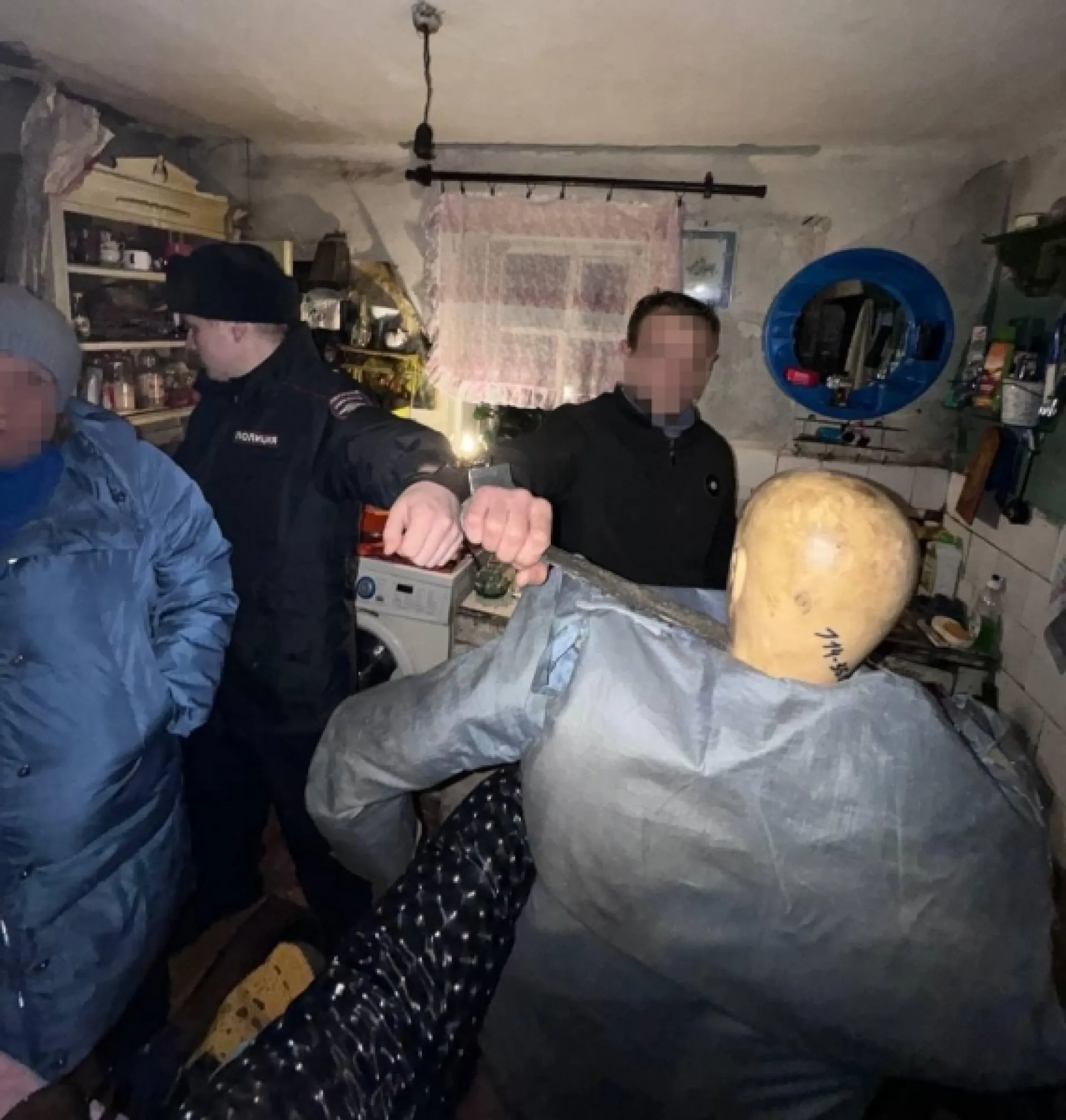 Мужчина, защищая престарелую мать, убил сводного брата в Барнауле 
