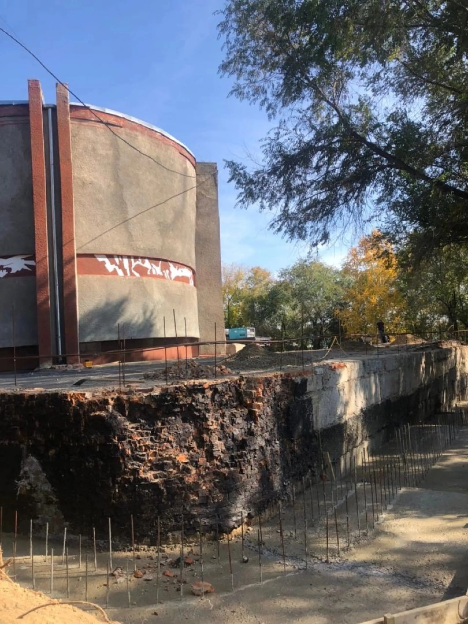 Мемориал Славы ремонтируют в Заринске