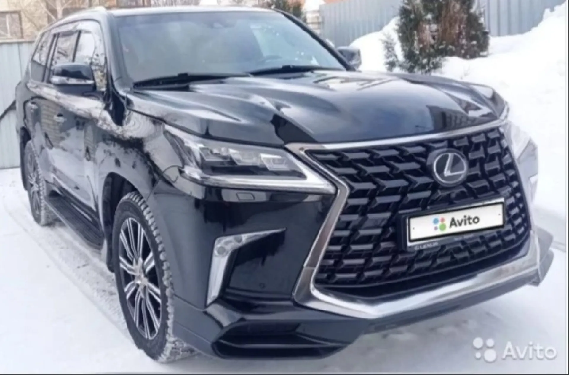 Lexus почти за 23 миллиона рублей продают в Барнауле