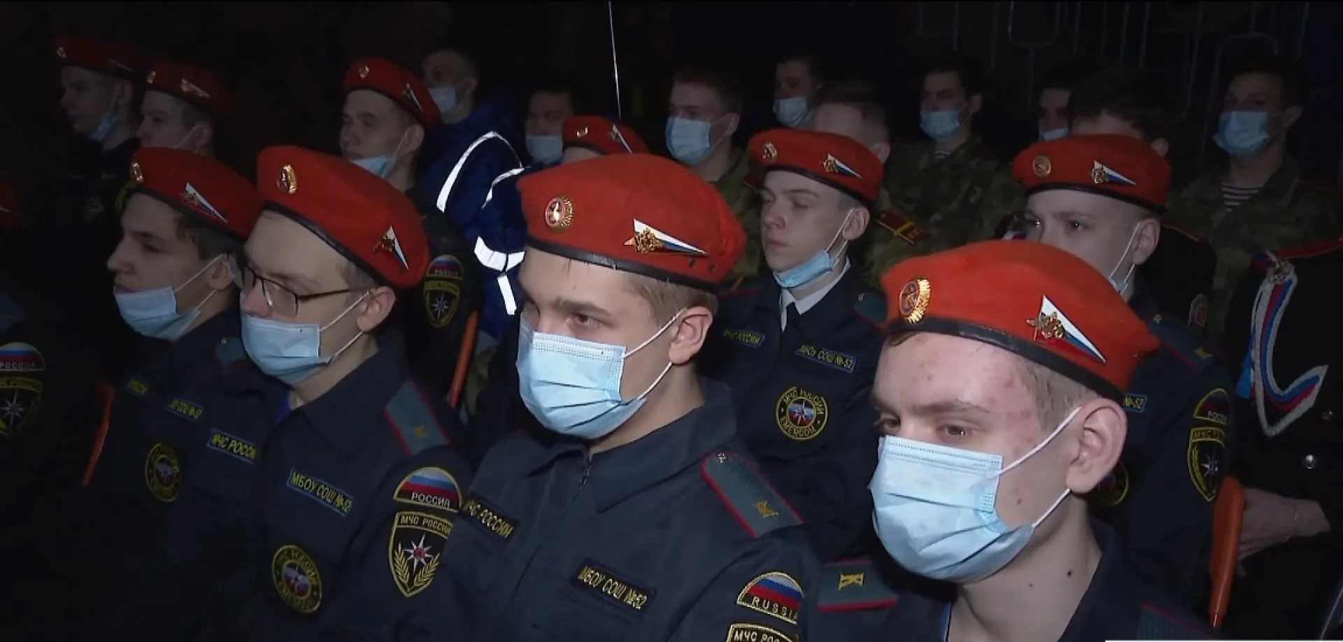 Горечь и гордость: барнаульские школьники почтили память бойцов 6-й роты 104-го гвардейского парашютно-десантного полка Горечь и гордость: барнаульские школьники почтили память бойцов 6-й роты 104-го гвардейского парашютно-десантного полка