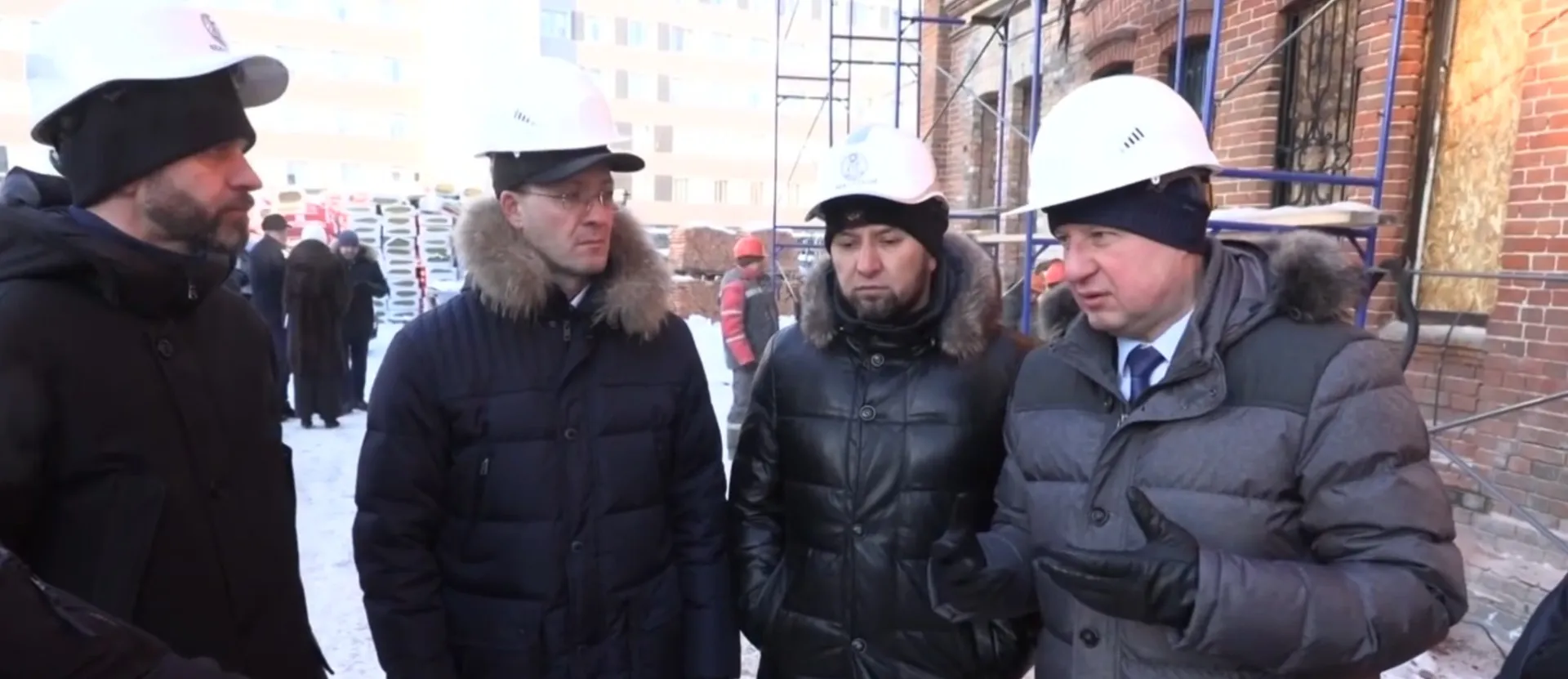 Виктор Томенко провёл выездное совещание по теме реконструкции Музея военной истории