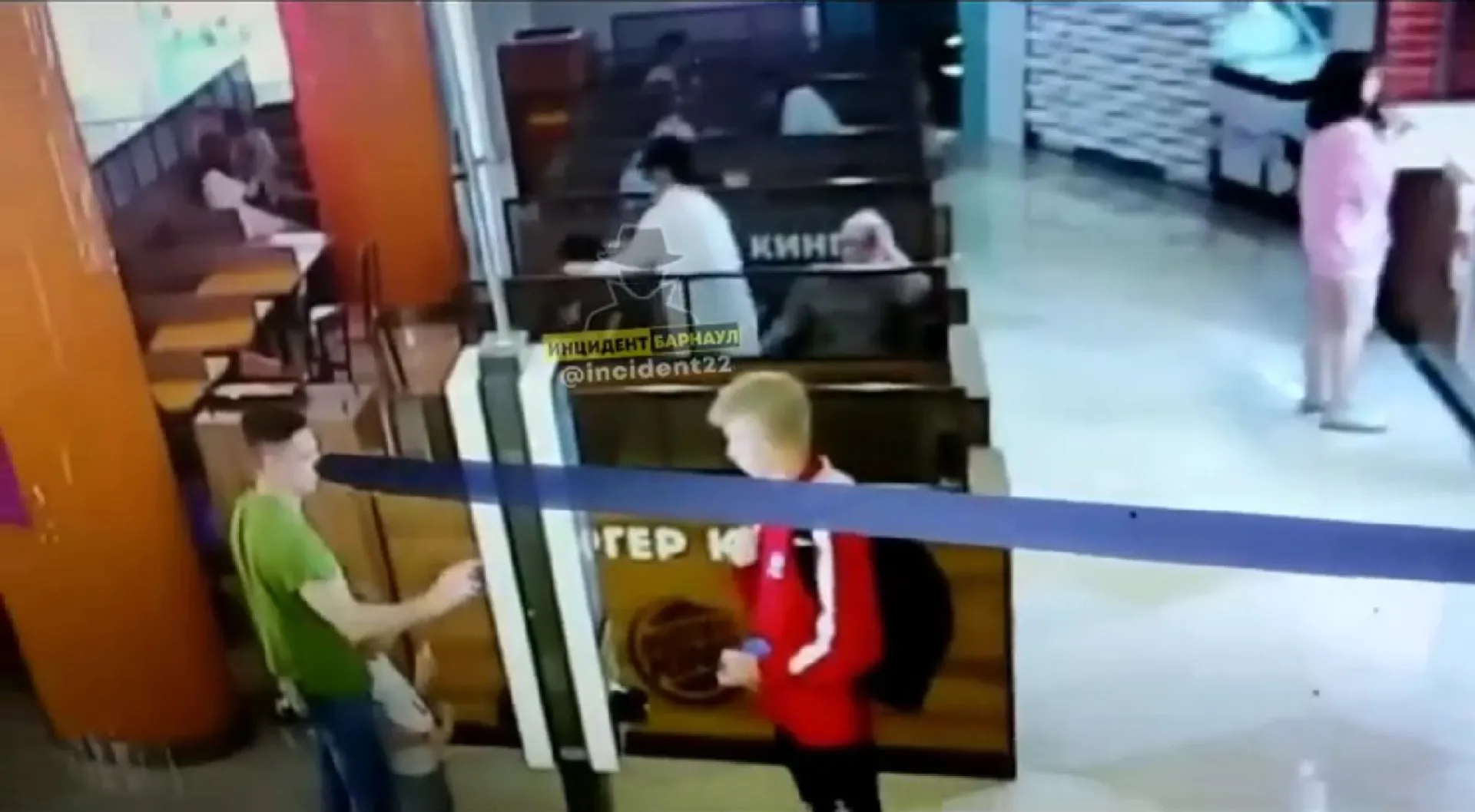 Женщина украла панамку у ребёнка в барнаульском торговом центре