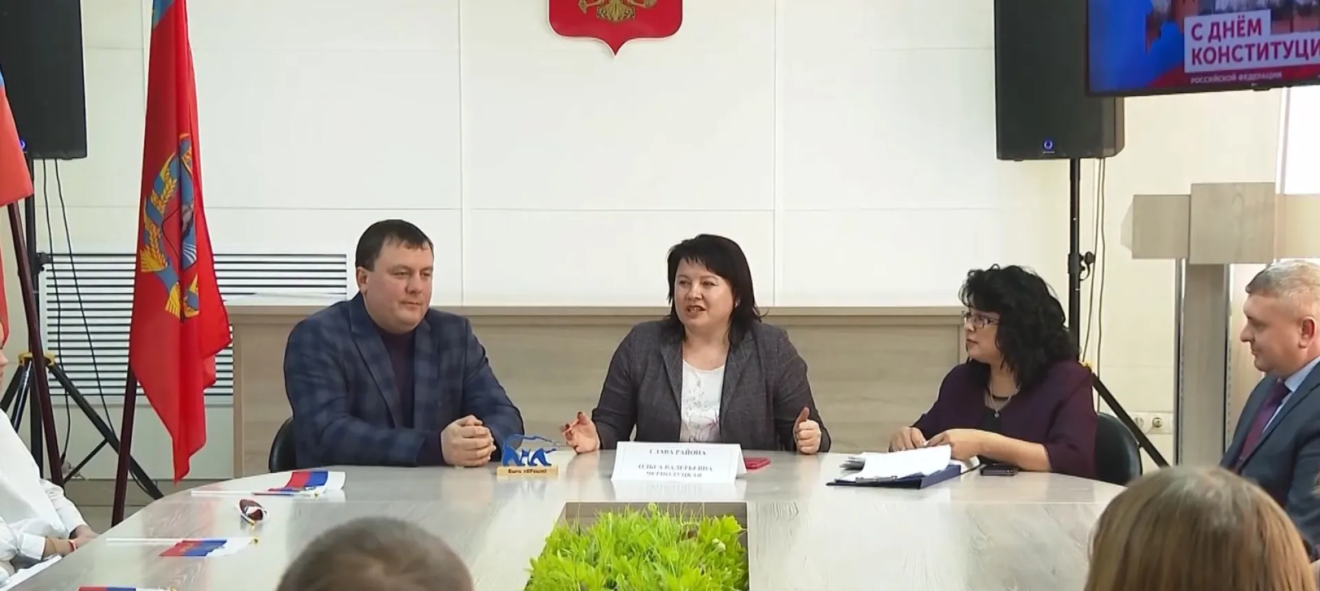 «Откровенный разговор» состоялся у главы Калманского района с местными старшеклассниками «Откровенный разговор» состоялся у главы Калманского района с местными старшеклассниками