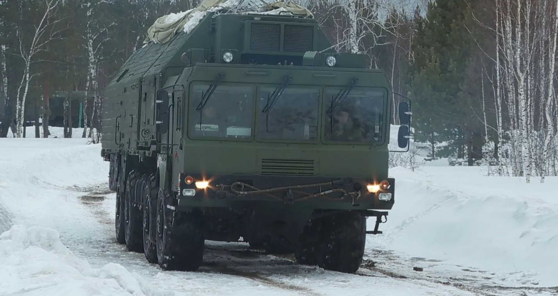Из-за движения военных перекроют дороги в Алтайском крае Из-за движения военных перекроют дороги в Алтайском крае